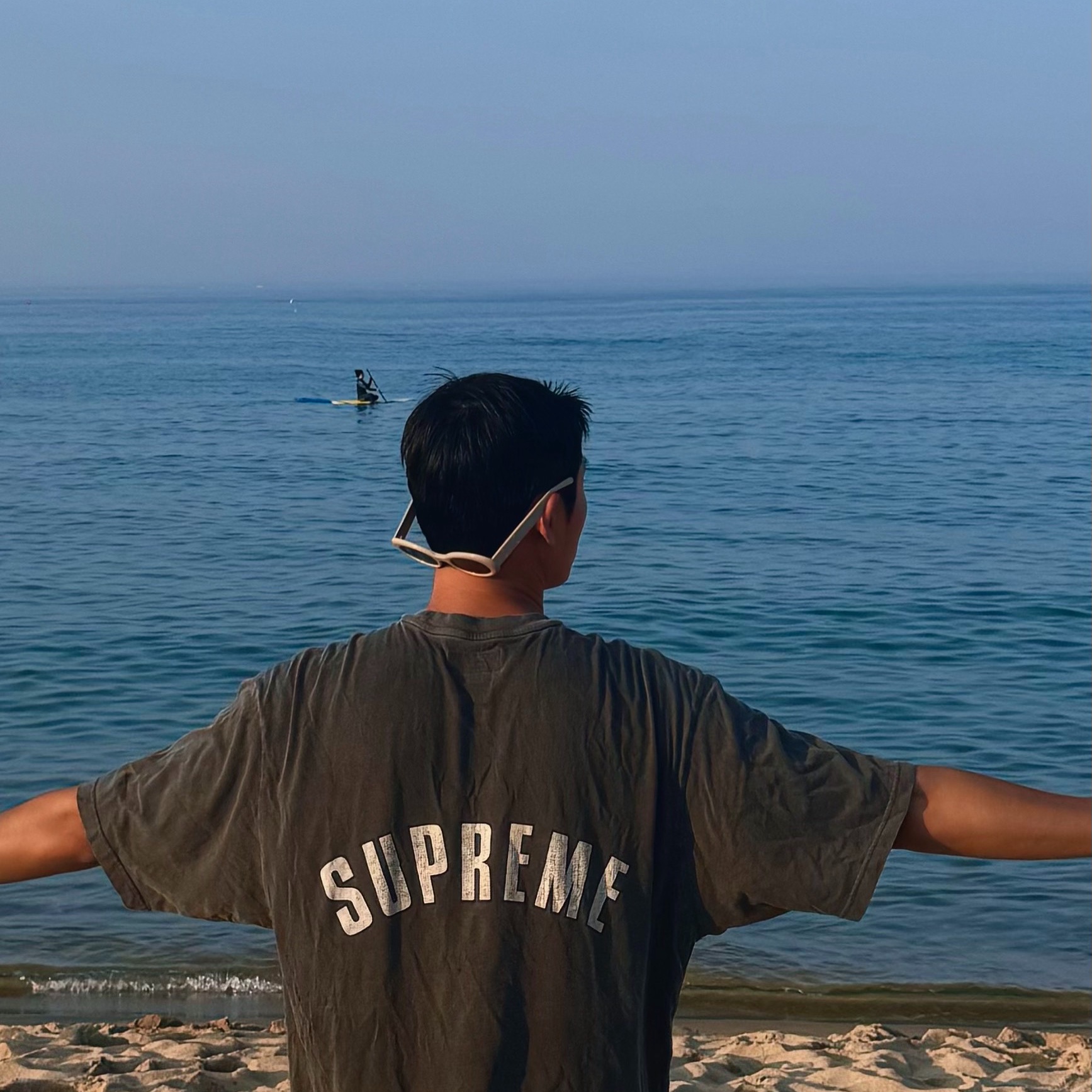Gentle Monster x Maison Margiela MM108 Gray Black, Supreme Cracked Arc S/S Top Black - 24SS 착용 스타일