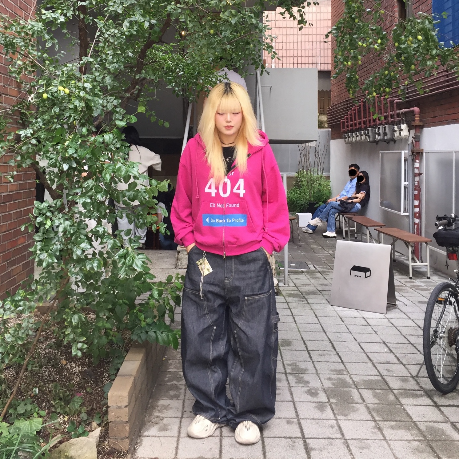GRAILZ Error 404 Zip Hoodie Pink, GRAILZ x KOIN SEOUL Carpenter Raw Denim Pants Indigo 착용 스타일 - 2