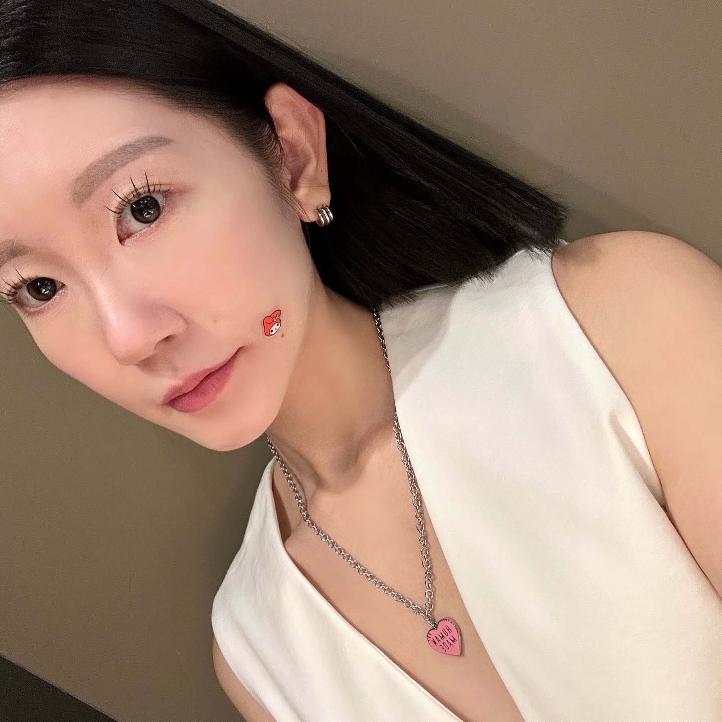 Human Made Heart Necklace Pink 착용 스타일