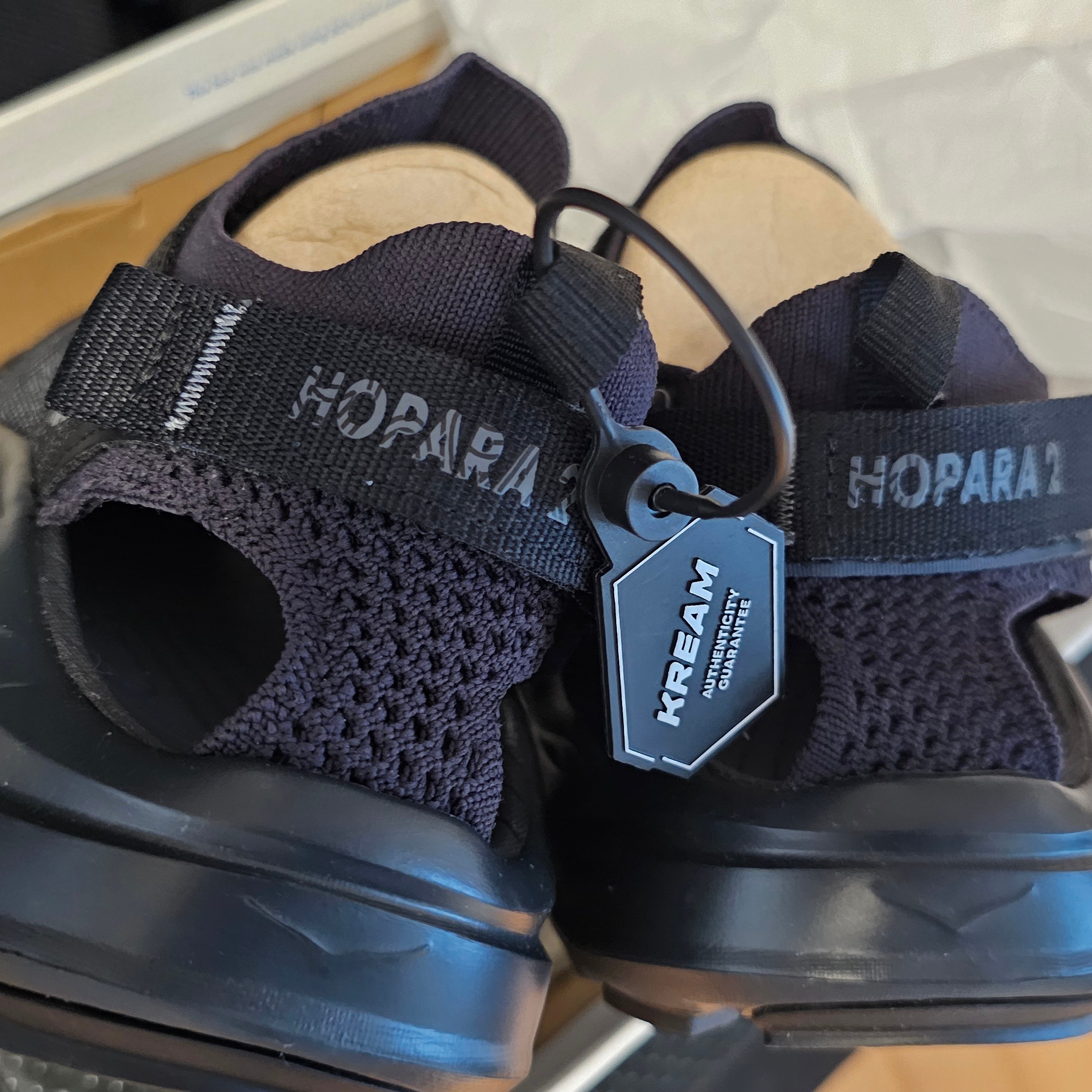 Hoka Hopara 2 Black 착용 스타일