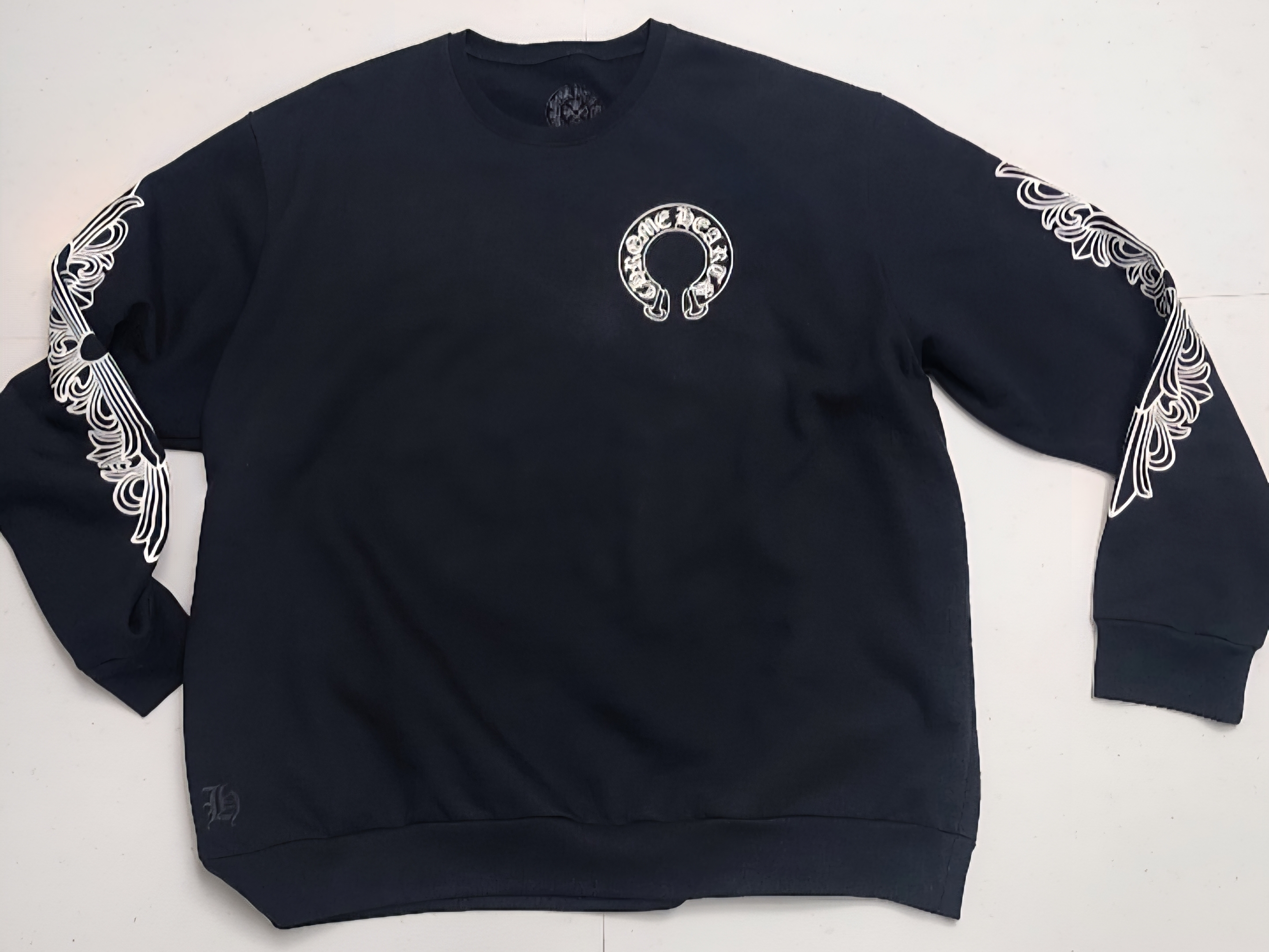 Chrome Hearts Horseshoe Logo Sweatshirt Black 착용 스타일 - 1