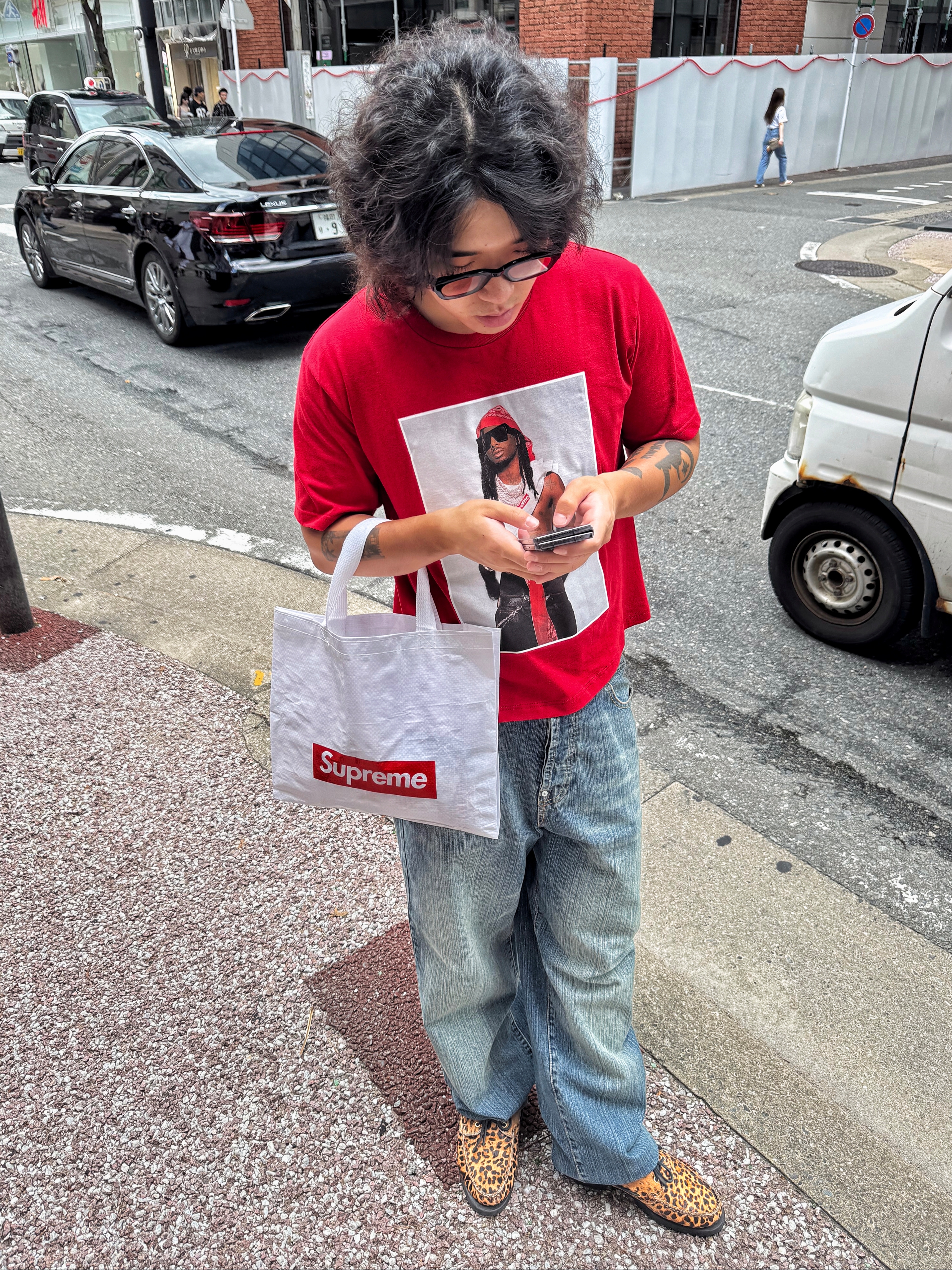 Supreme Playboi Carti T-Shirt Red - 25FW, Timberland x Supreme Woven 3-Eye Lug Shoe Black - 22FW - Medium 착용 스타일