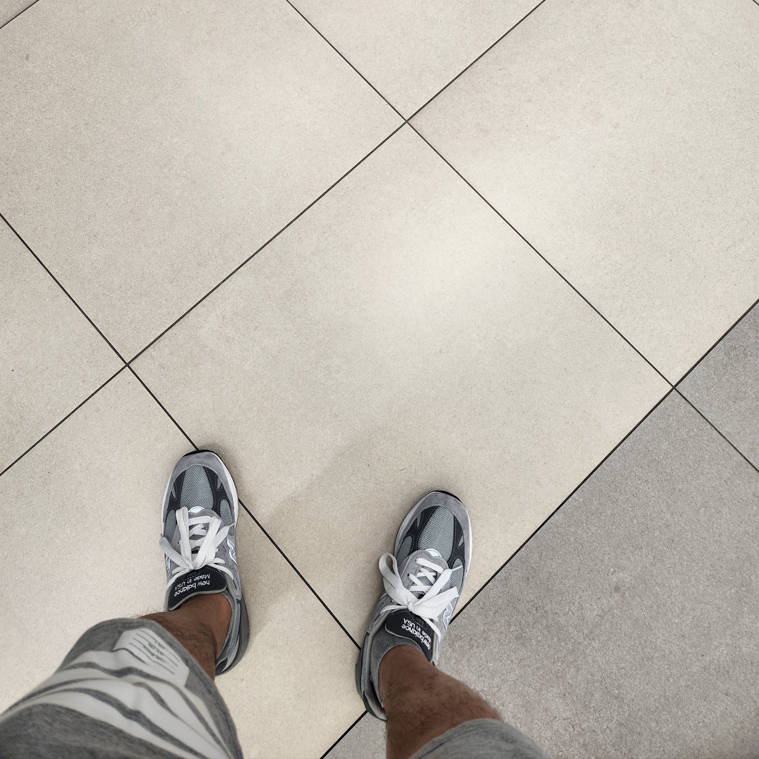 (W) New Balance 993 Made in USA Grey - B Standard 착용 스타일