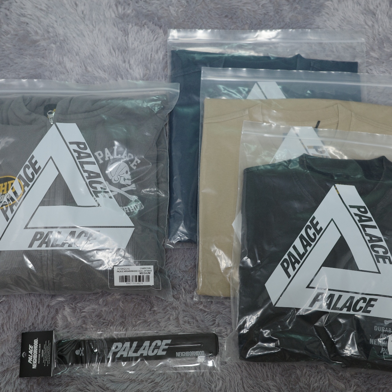 Palace x Neighborhood Skull Zip Hood Charcoal Tif - 25FW, Palace x Neighborhood Pocket T-Shirt Black - 25FW 착용 스타일 - 1