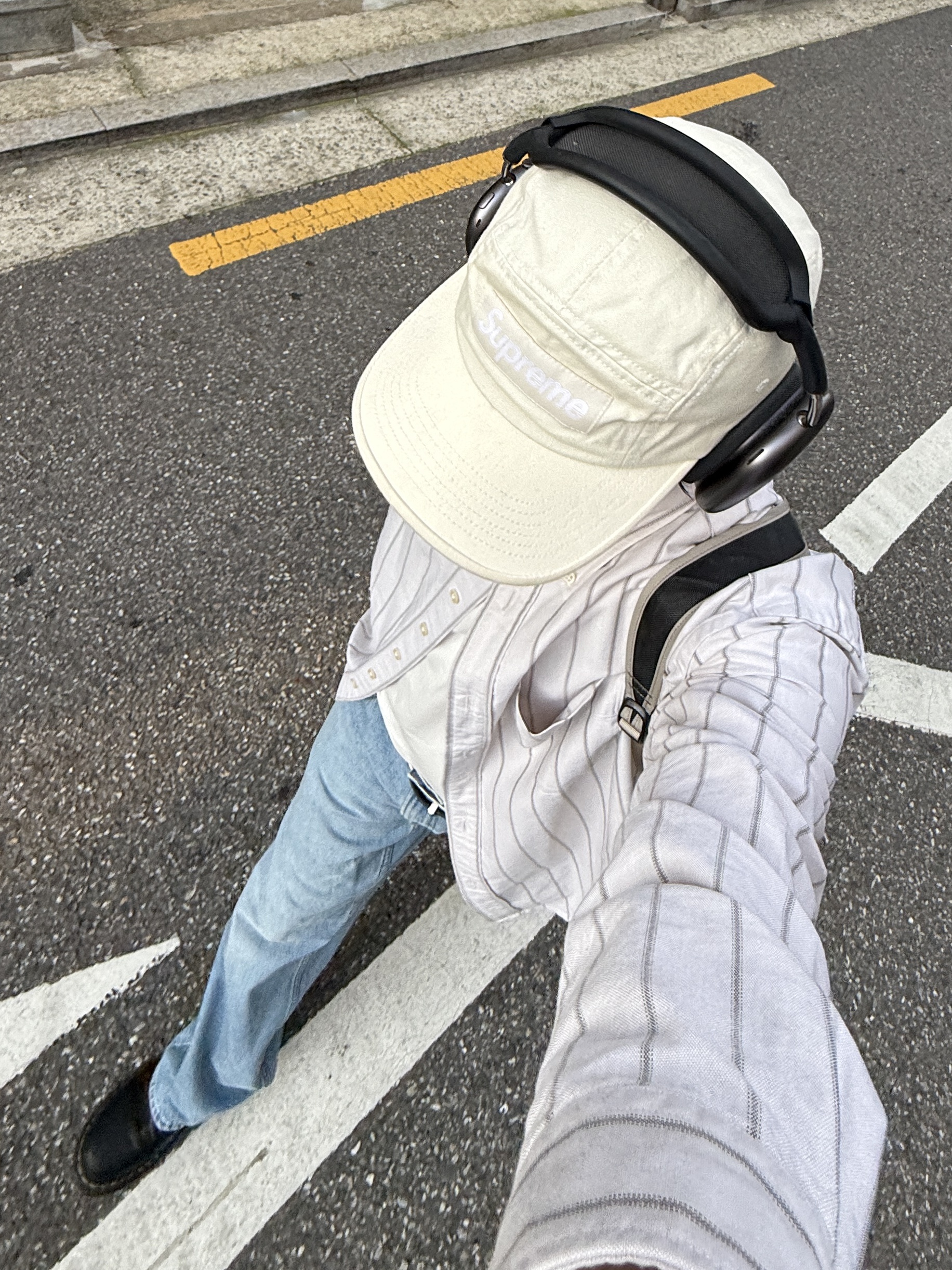 Dr. Martens 1461 Ambassador Black, Uniqlo x JW Anderson Straight Jean Blue - KR 착용 스타일 - 1