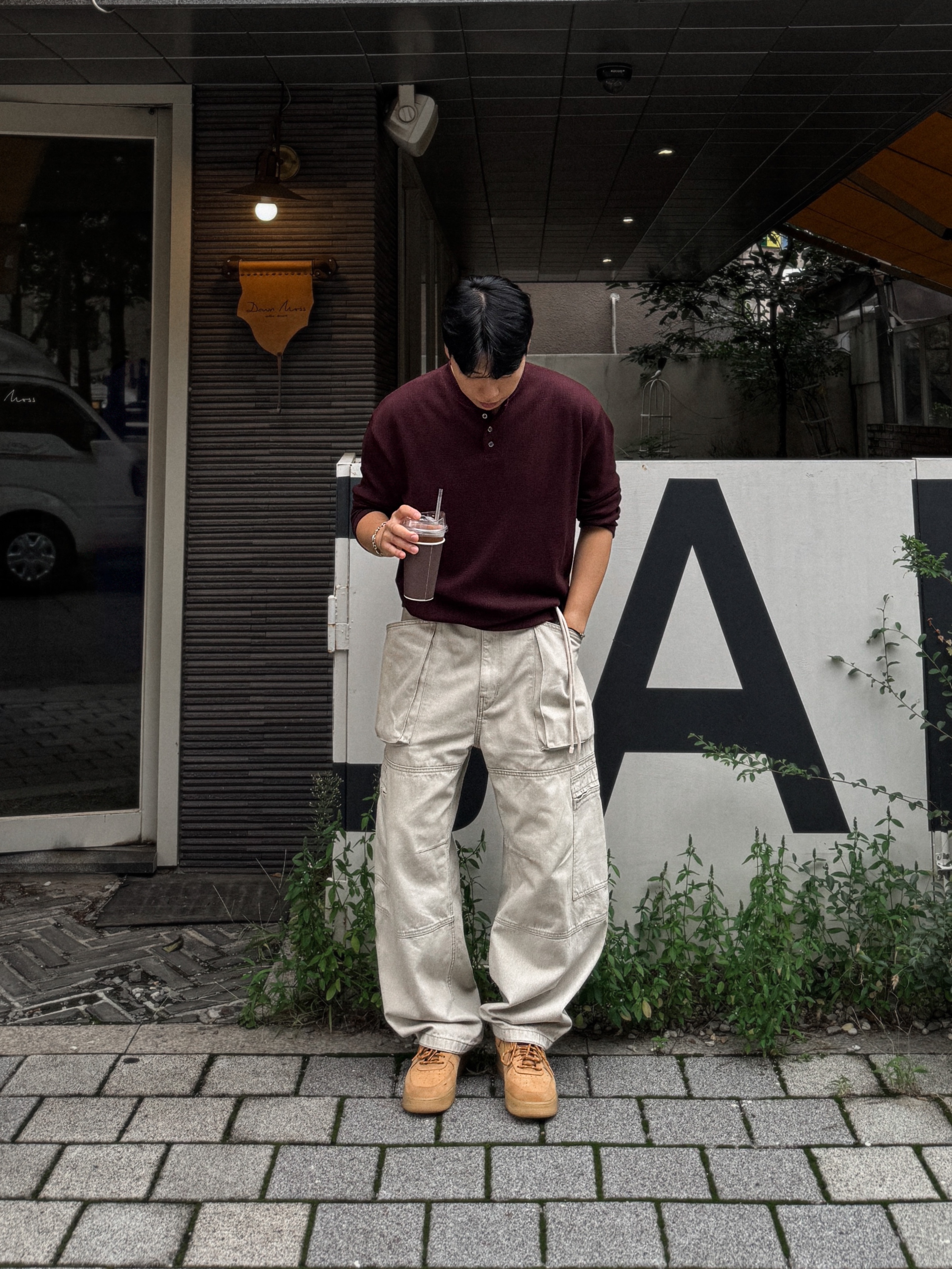 Nike Air Force 1 '07 WB Flax 착용 스타일 - 1