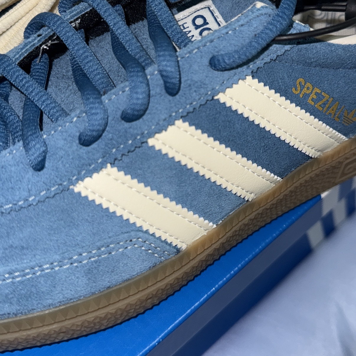 Adidas Spezial Handball Core Blue Cream White 착용 스타일 - 1