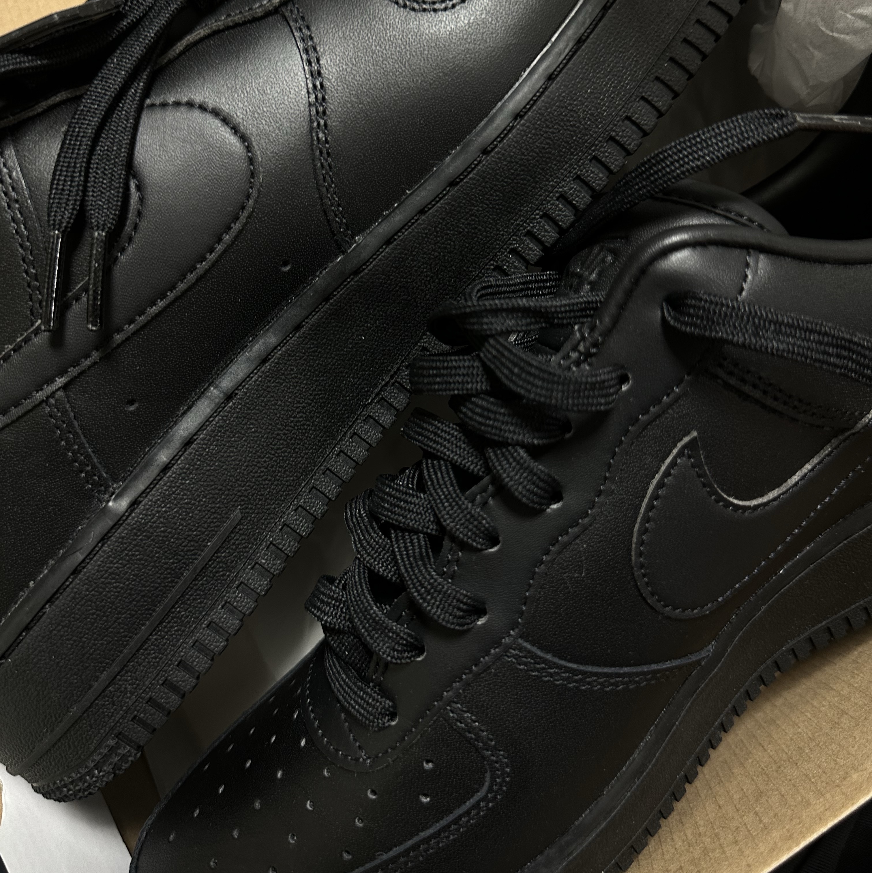 Nike Air Force 1 '07 Fresh Black 착용 스타일