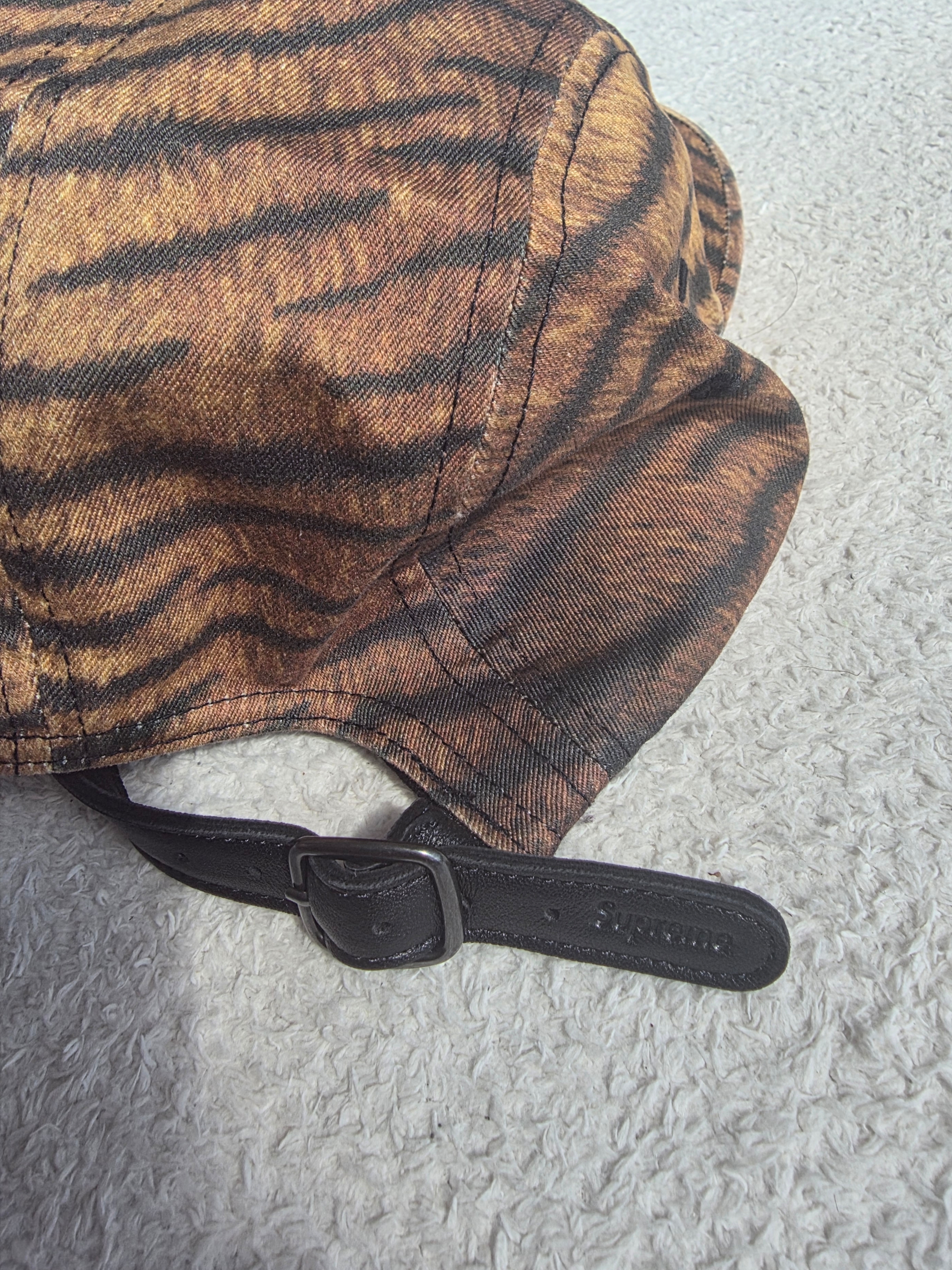 Supreme Washed Chino Twill Camp Cap Tiger - 25FW 착용 스타일 - 2