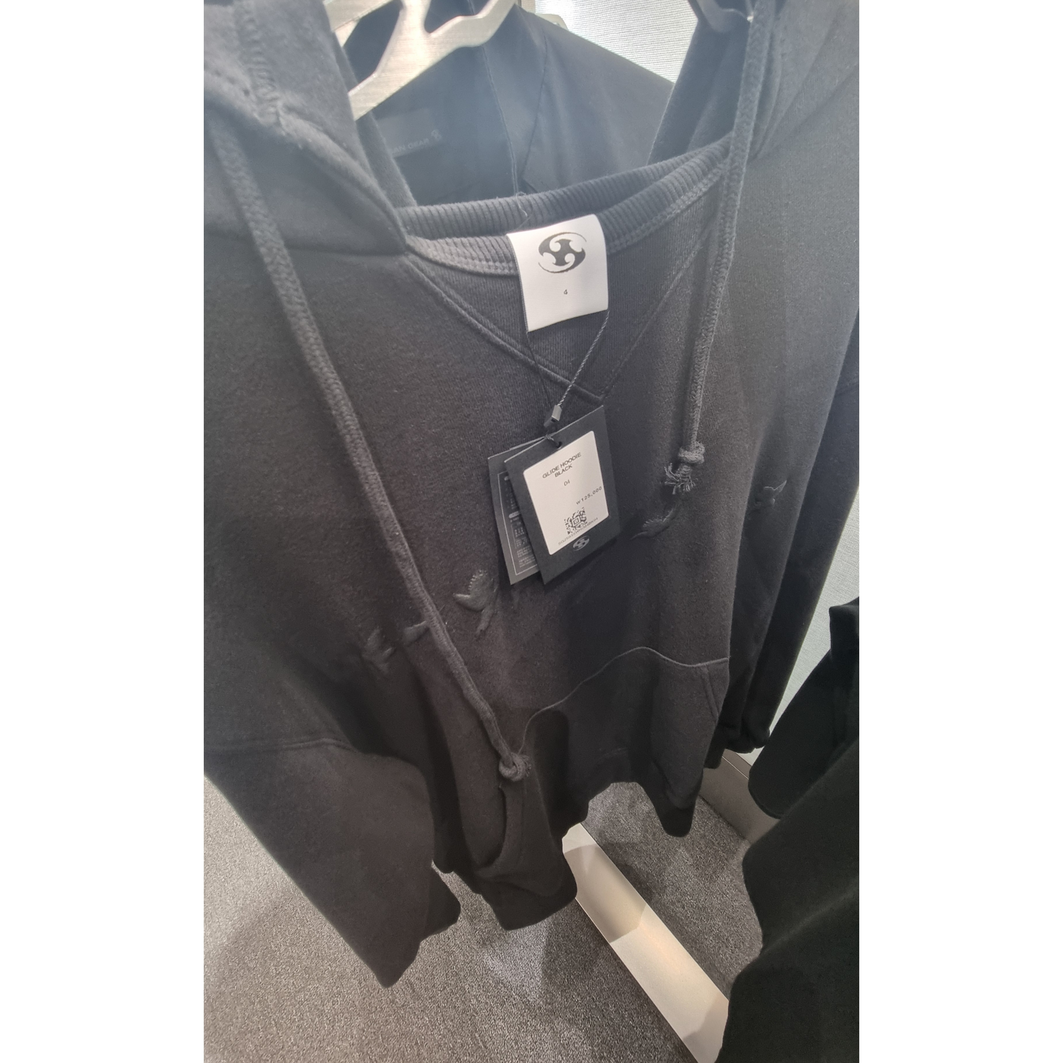 Sansan Gear Glide Hoodie Black 착용 스타일 - 2