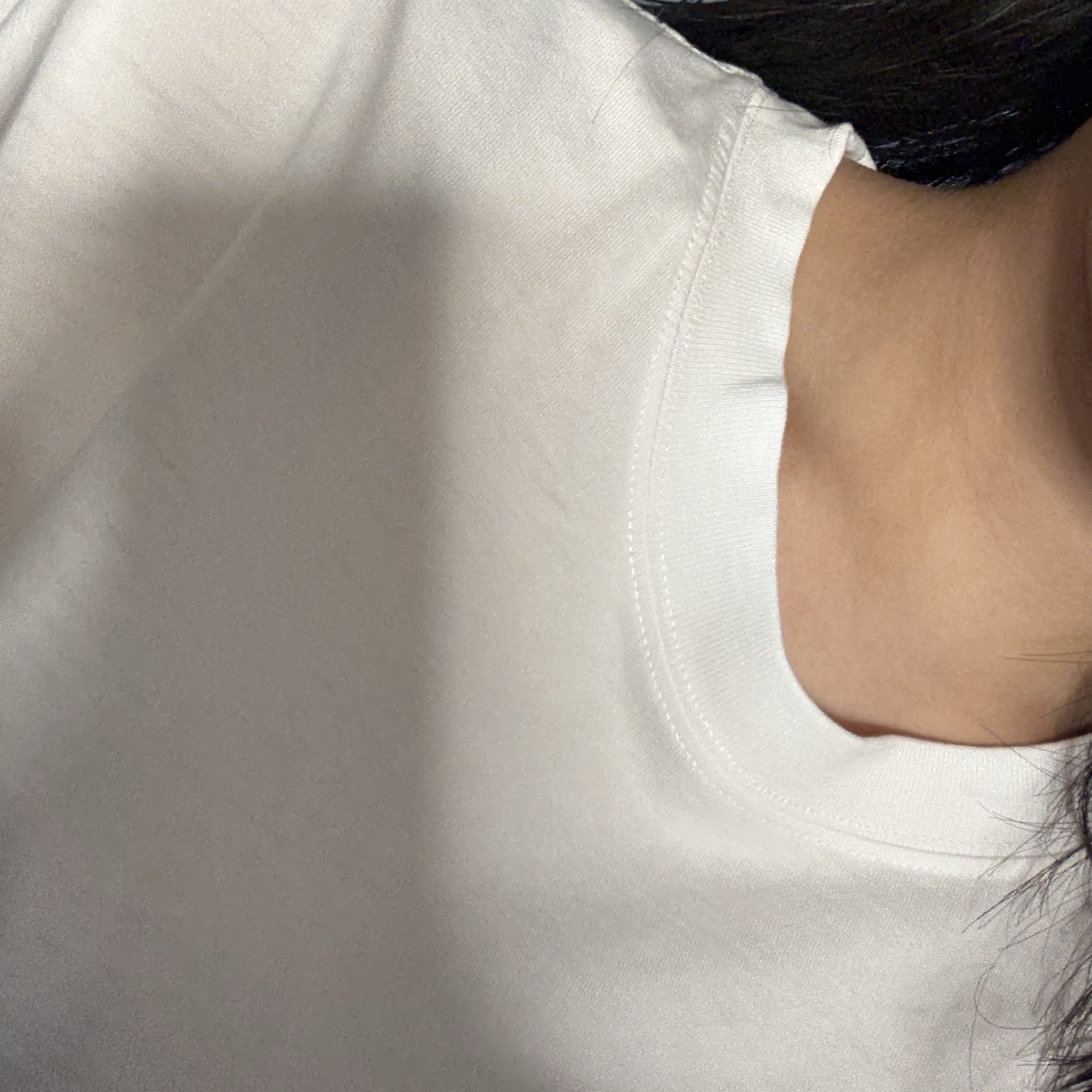 Sansan Gear Logo T-Shirt White_25SS 착용 스타일