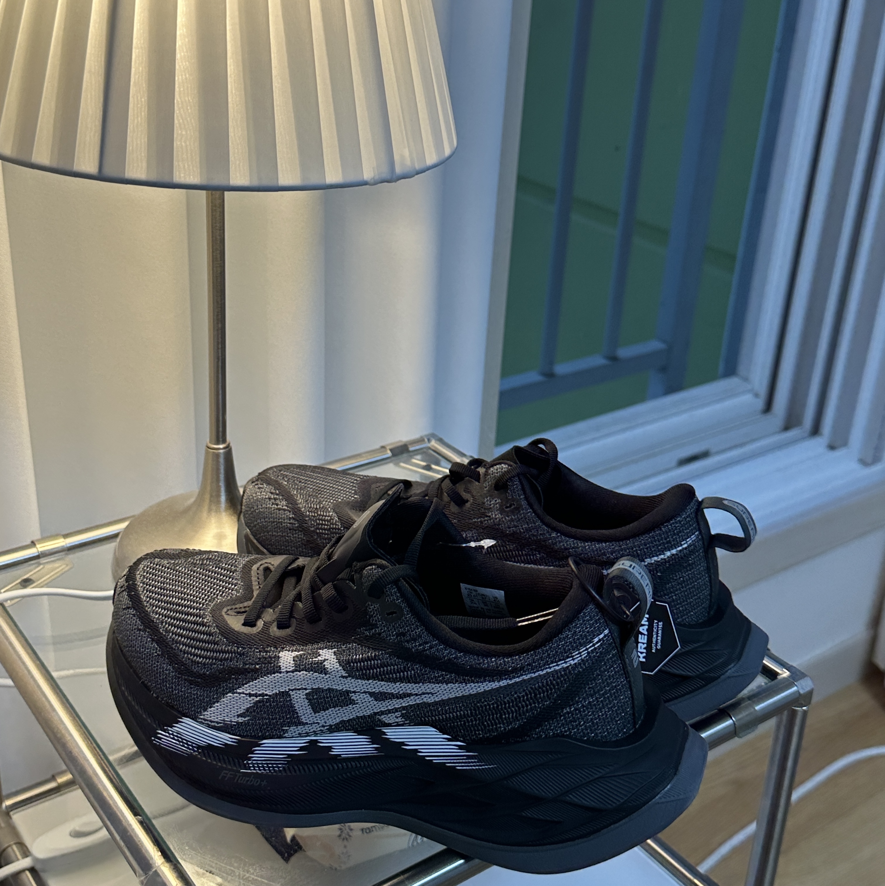 Asics Superblast 2 Black White 착용 스타일