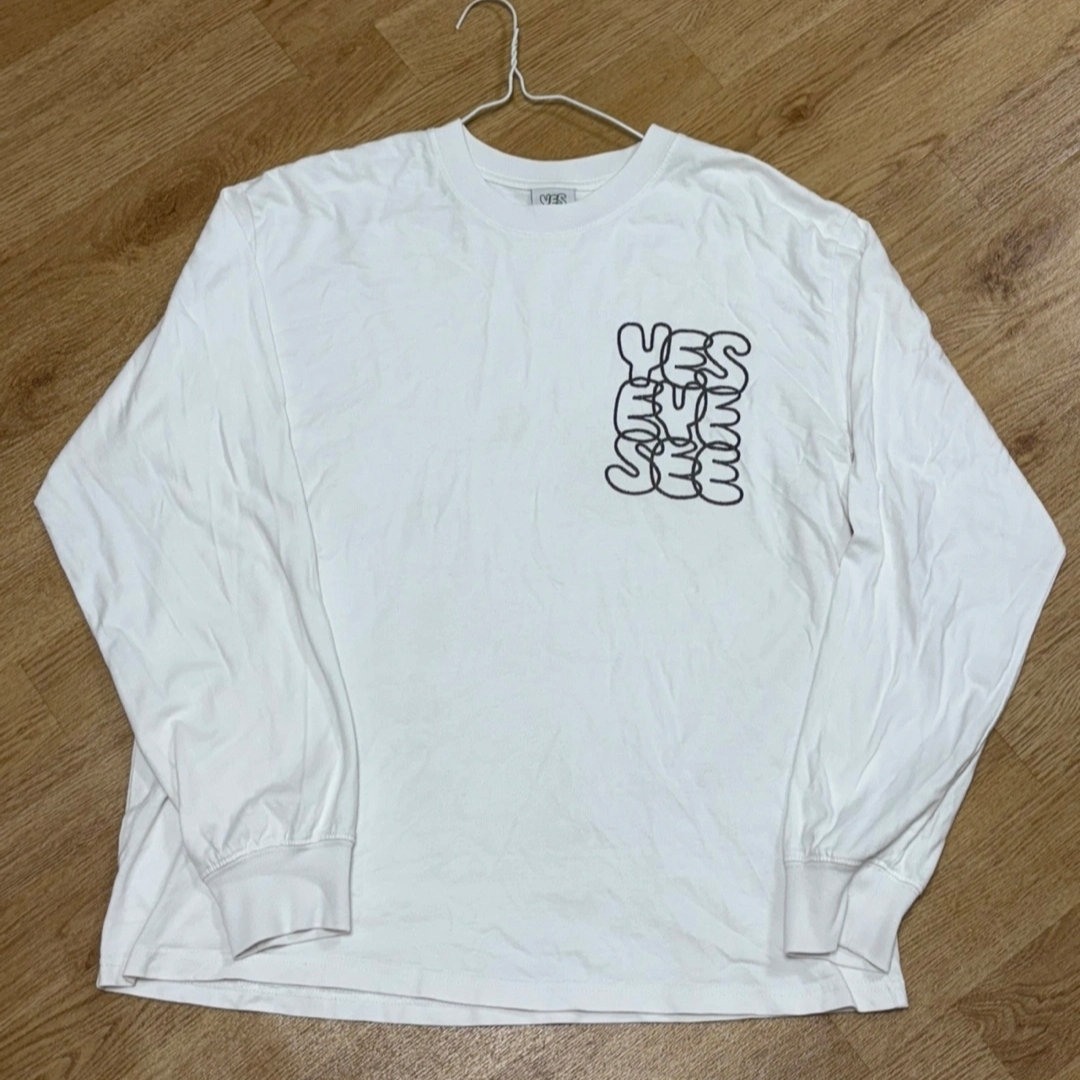 YESEYESEE C-Logo L/S White 착용 스타일