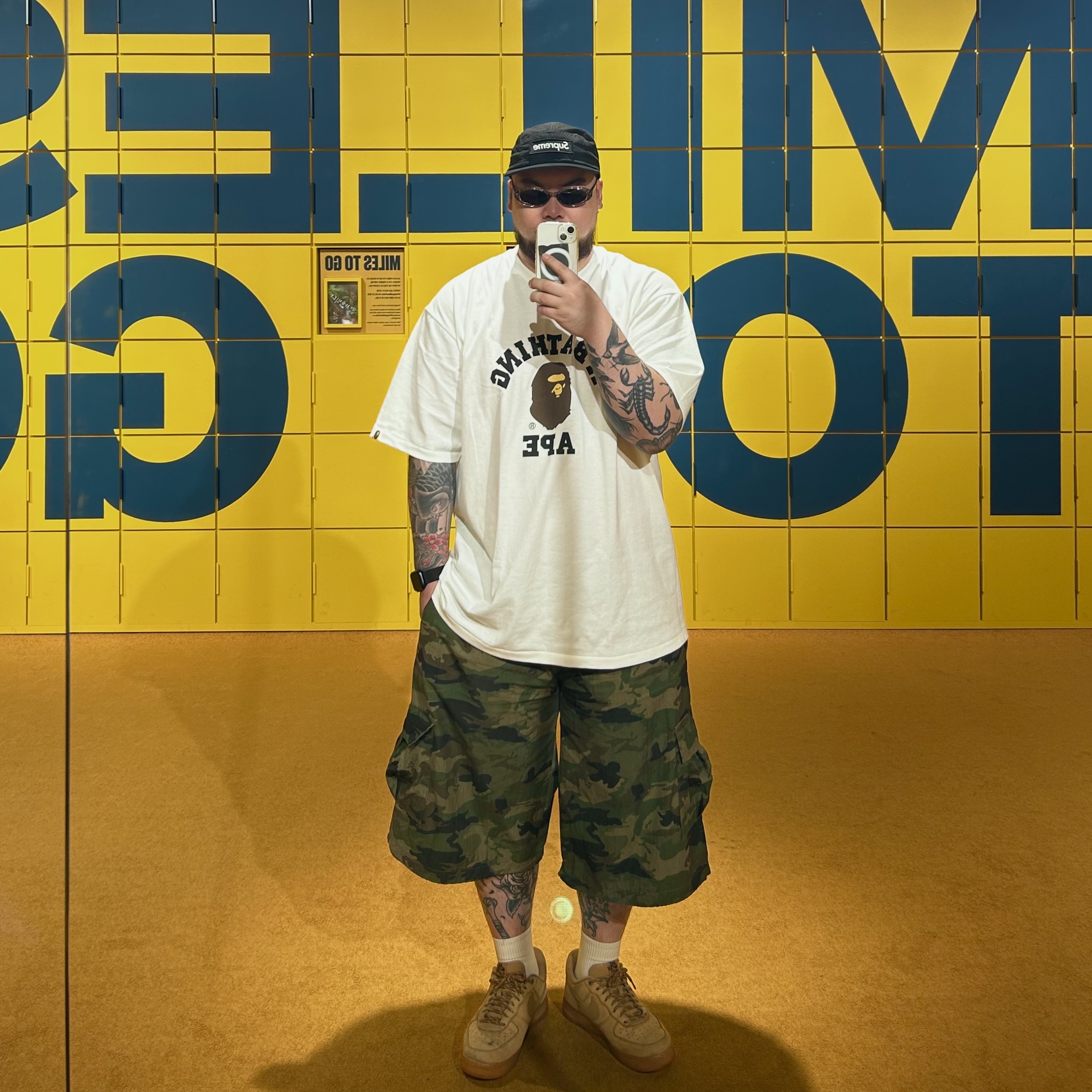 BAPE College T-Shirt White, Supreme Military Camp Cap Black - 25SS 착용 스타일