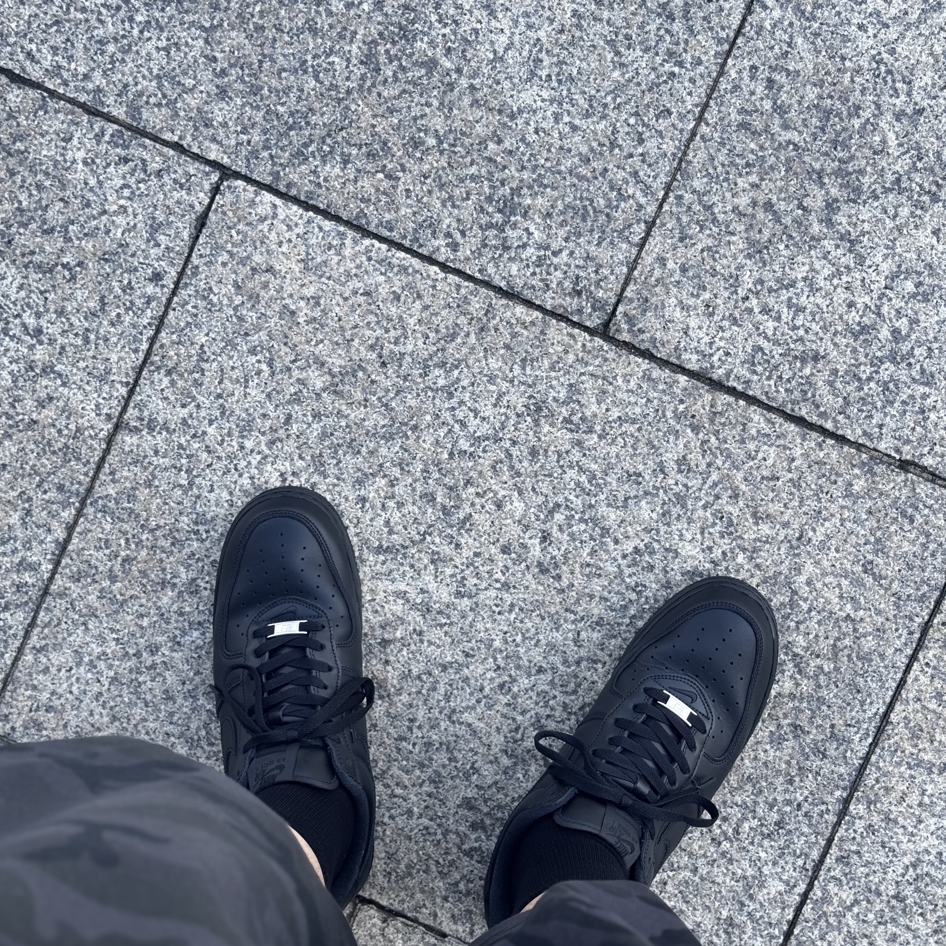 Nike x Supreme Air Force 1 Low Black 착용 스타일