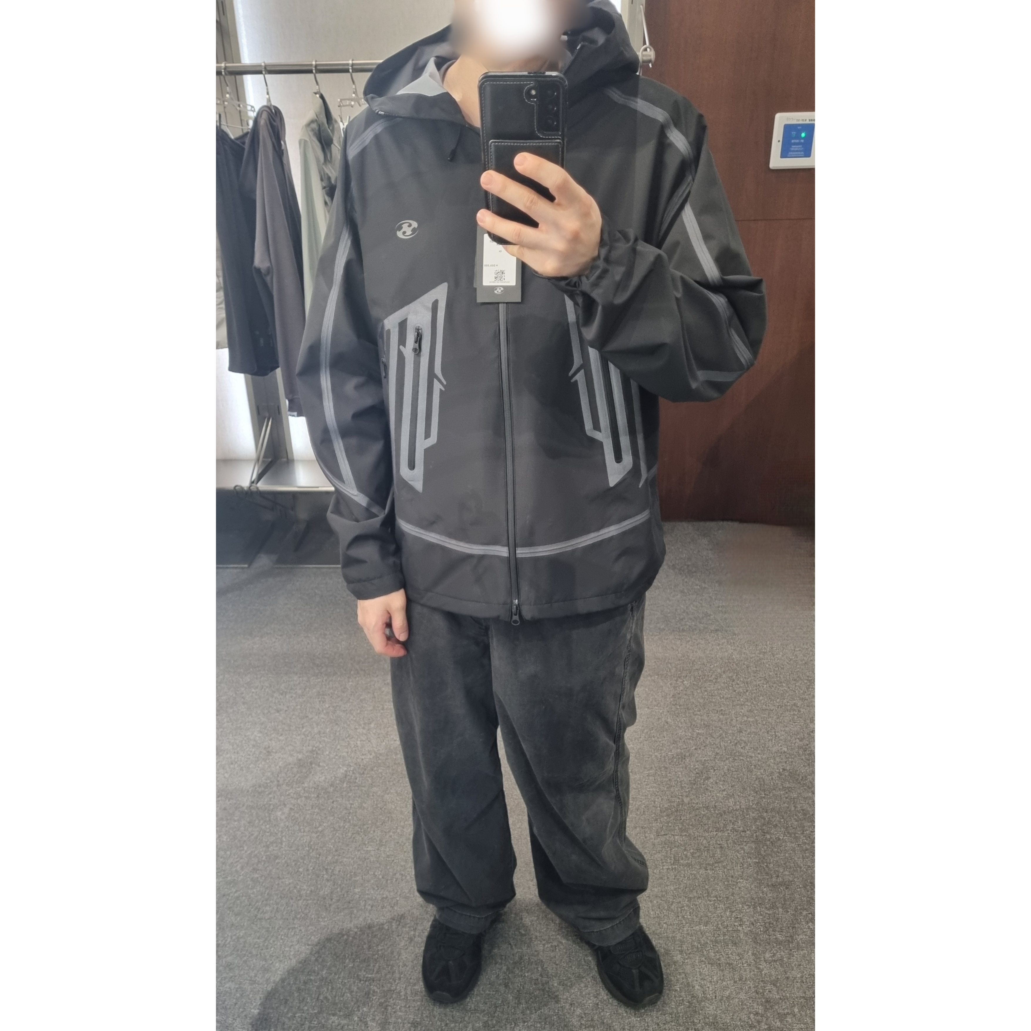 Sansan Gear 3L Taped Jacket Black 착용 스타일 - 1