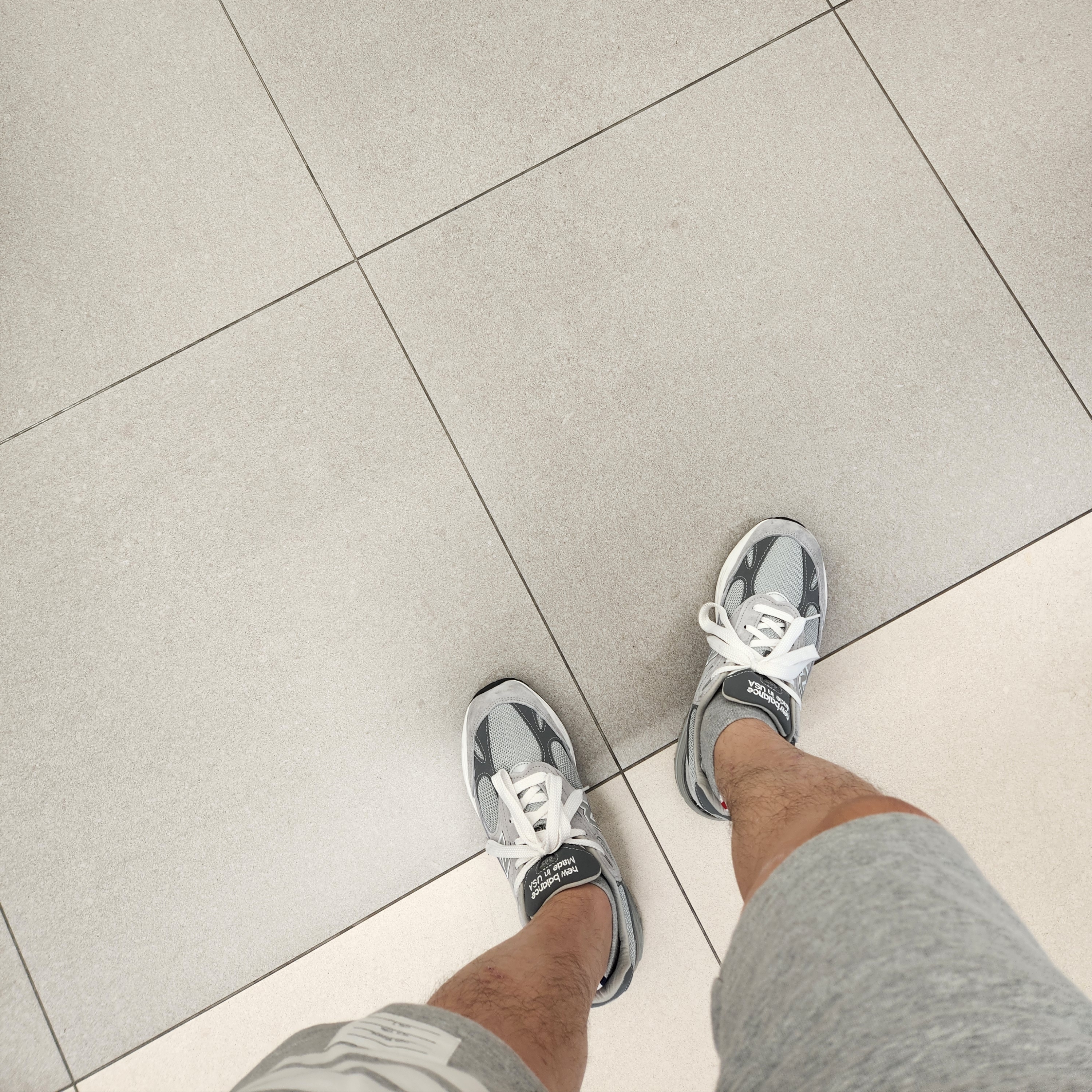 (W) New Balance 993 Made in USA Grey - B Standard 착용 스타일