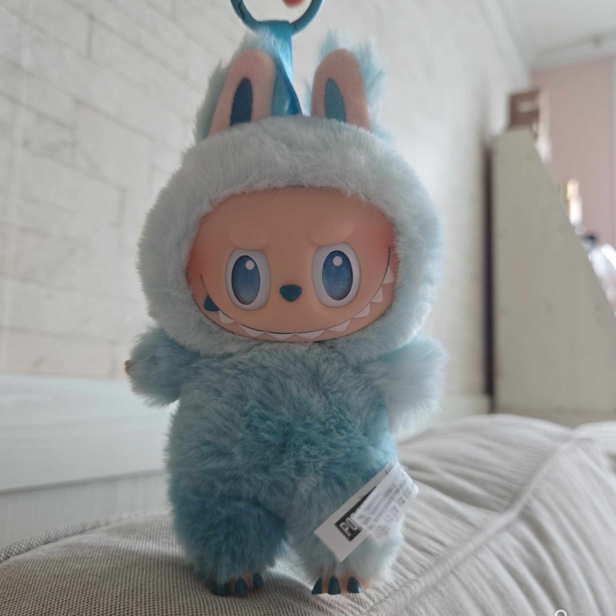 Pop Mart Labubu The Monsters Highlight Series Sealed Case (1 Blind Box) 착용 스타일