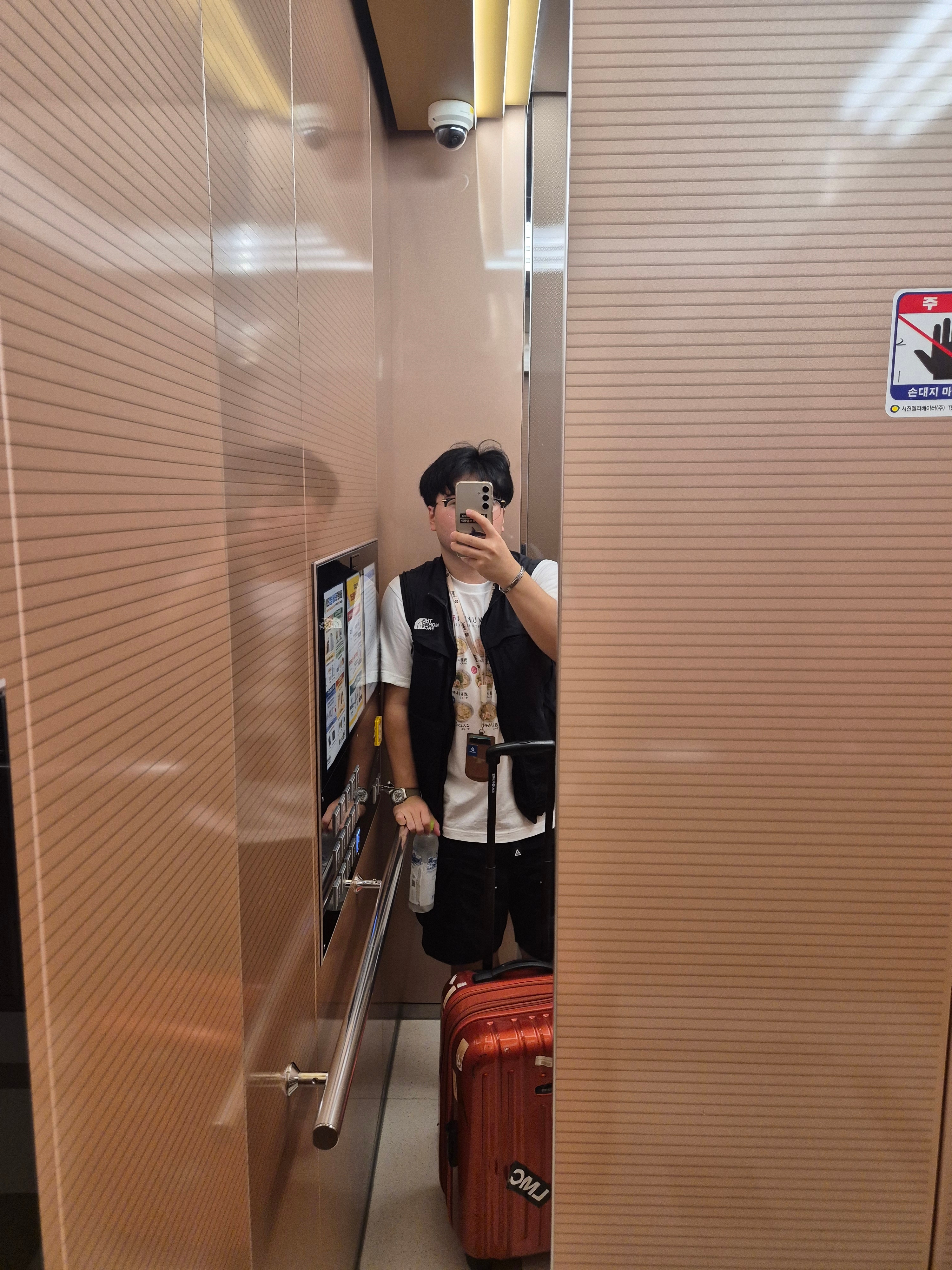 Nike ACG Snowgrass Cargo Shorts Black - Asia 착용 스타일