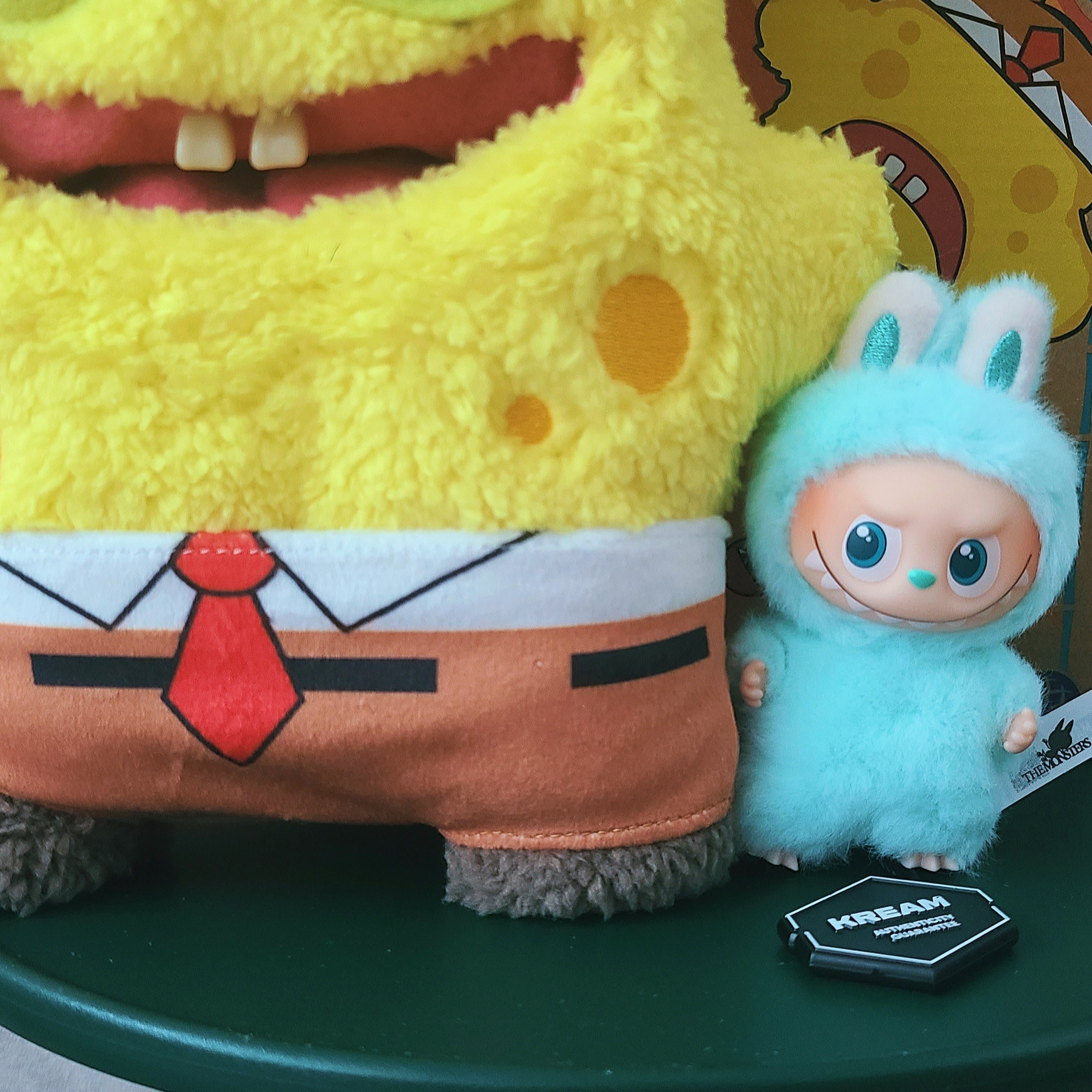 Fuggler x SpongeBob Plush Yellow, Uniqlo UT x CPFM x SpongeBob Plush Toy SpongeBob 착용 스타일 - 2