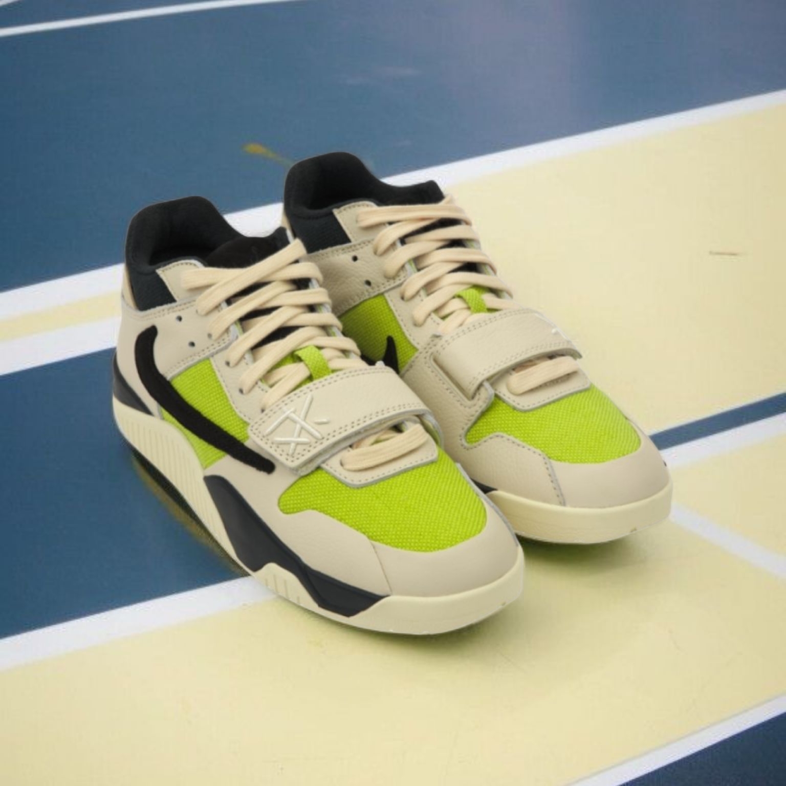 Jordan x Travis Scott Jumpman Jack TR Bright Cactus 착용 스타일 - 2