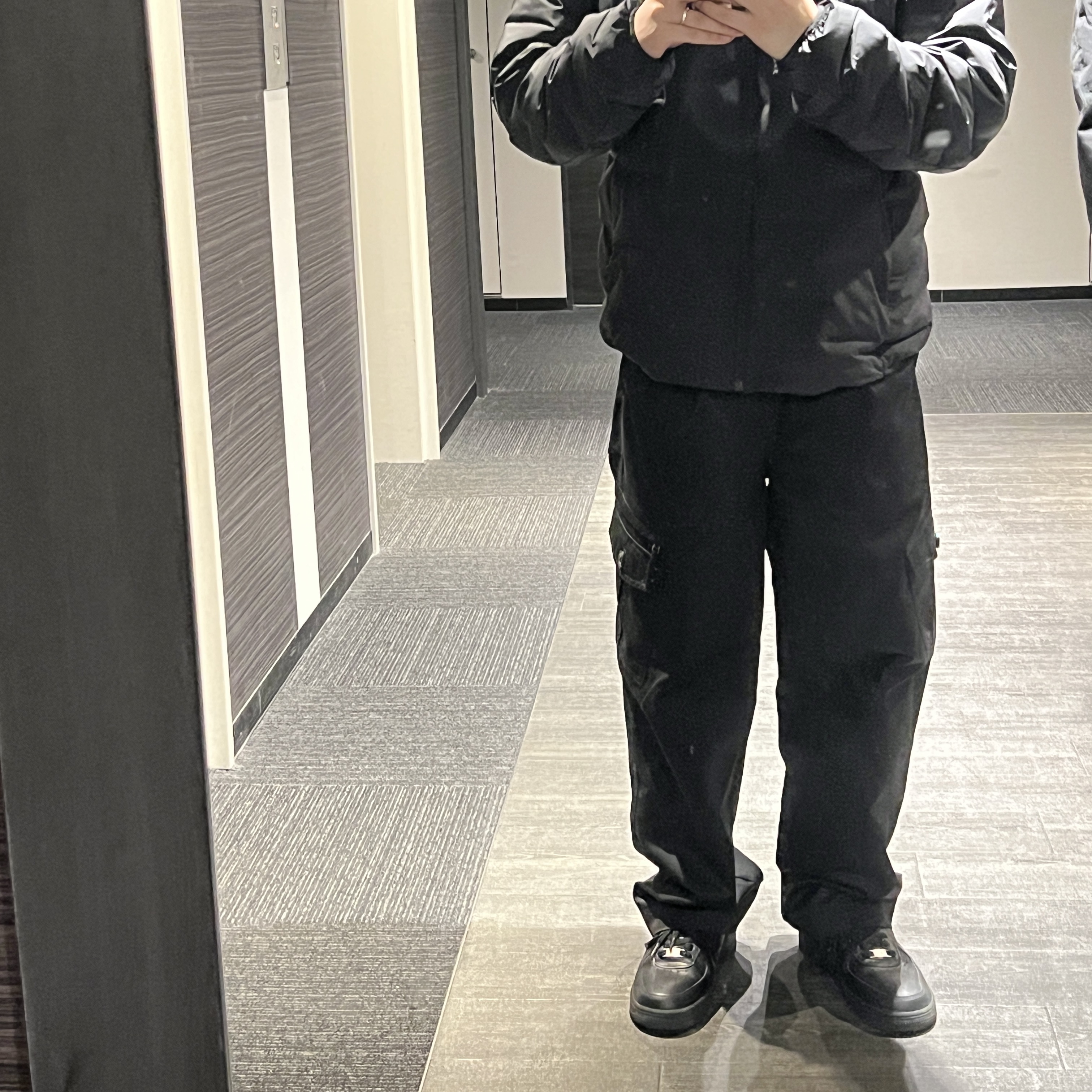Nike Air Force 1 '07 Low Triple Black 착용 스타일