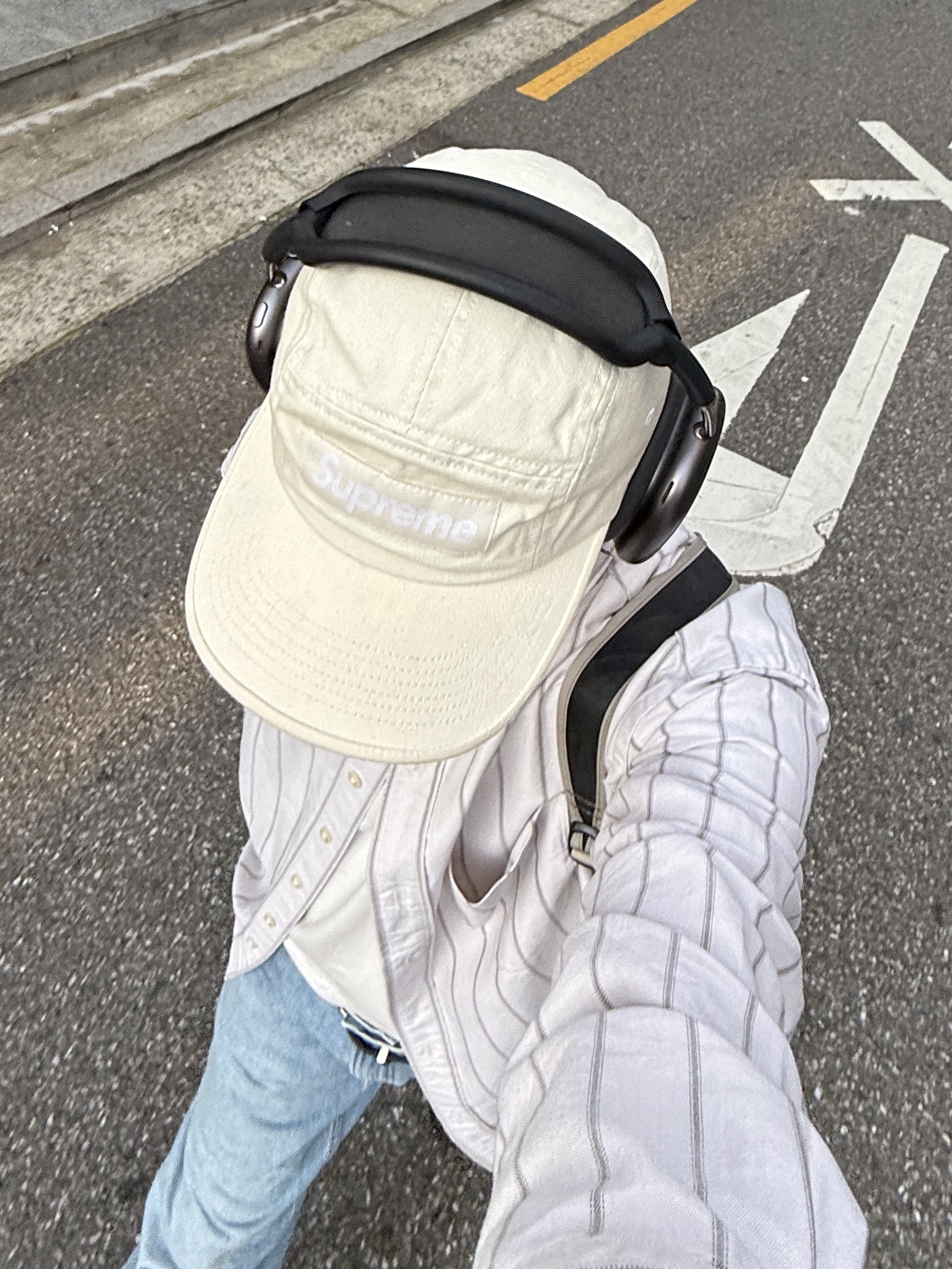 Dr. Martens 1461 Ambassador Black, Uniqlo x JW Anderson Straight Jean Blue - KR 착용 스타일 - 5