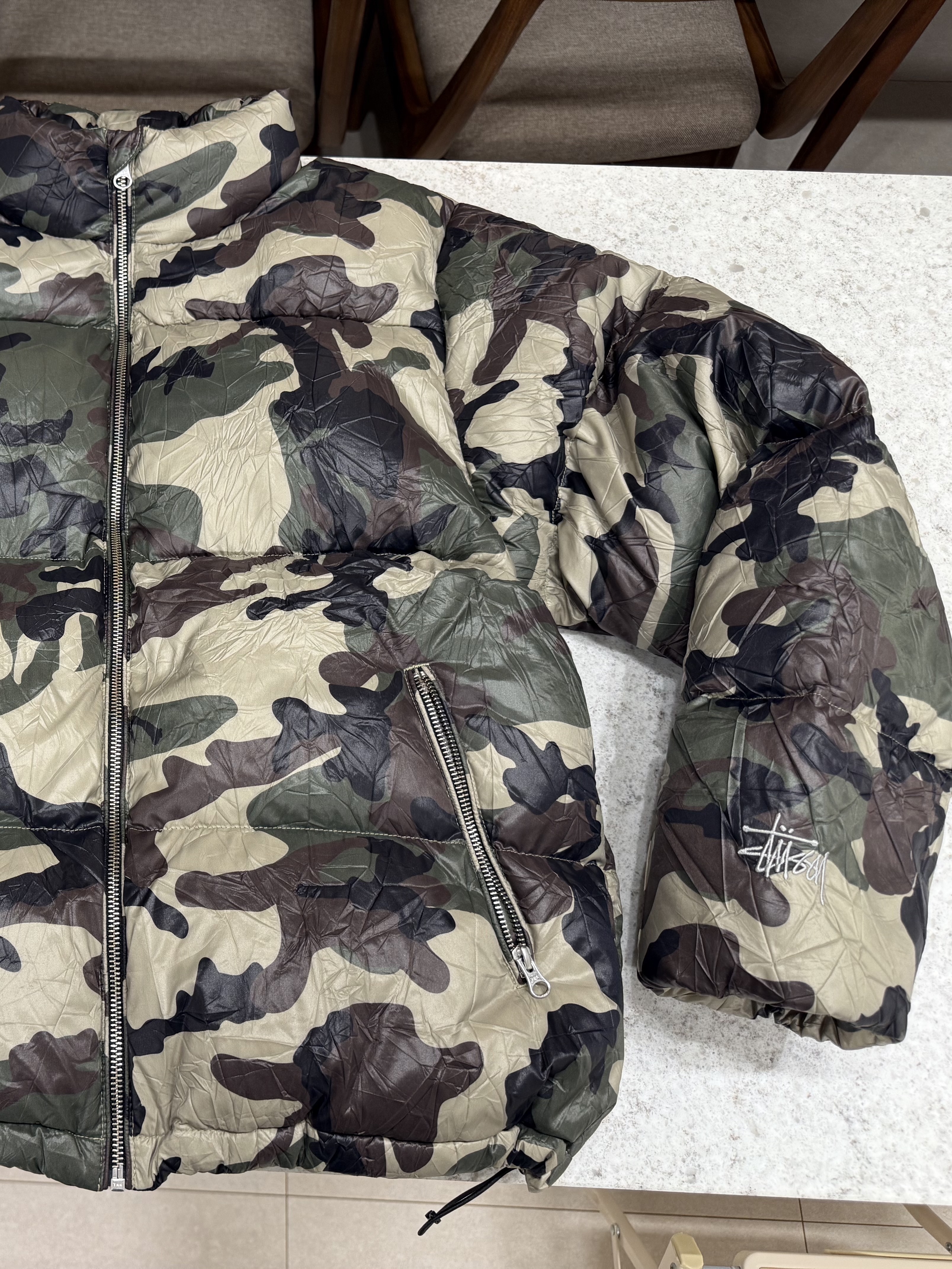 Stussy Wrinkled Nylon Down Puffer Woodland Camo 착용 스타일 - 5