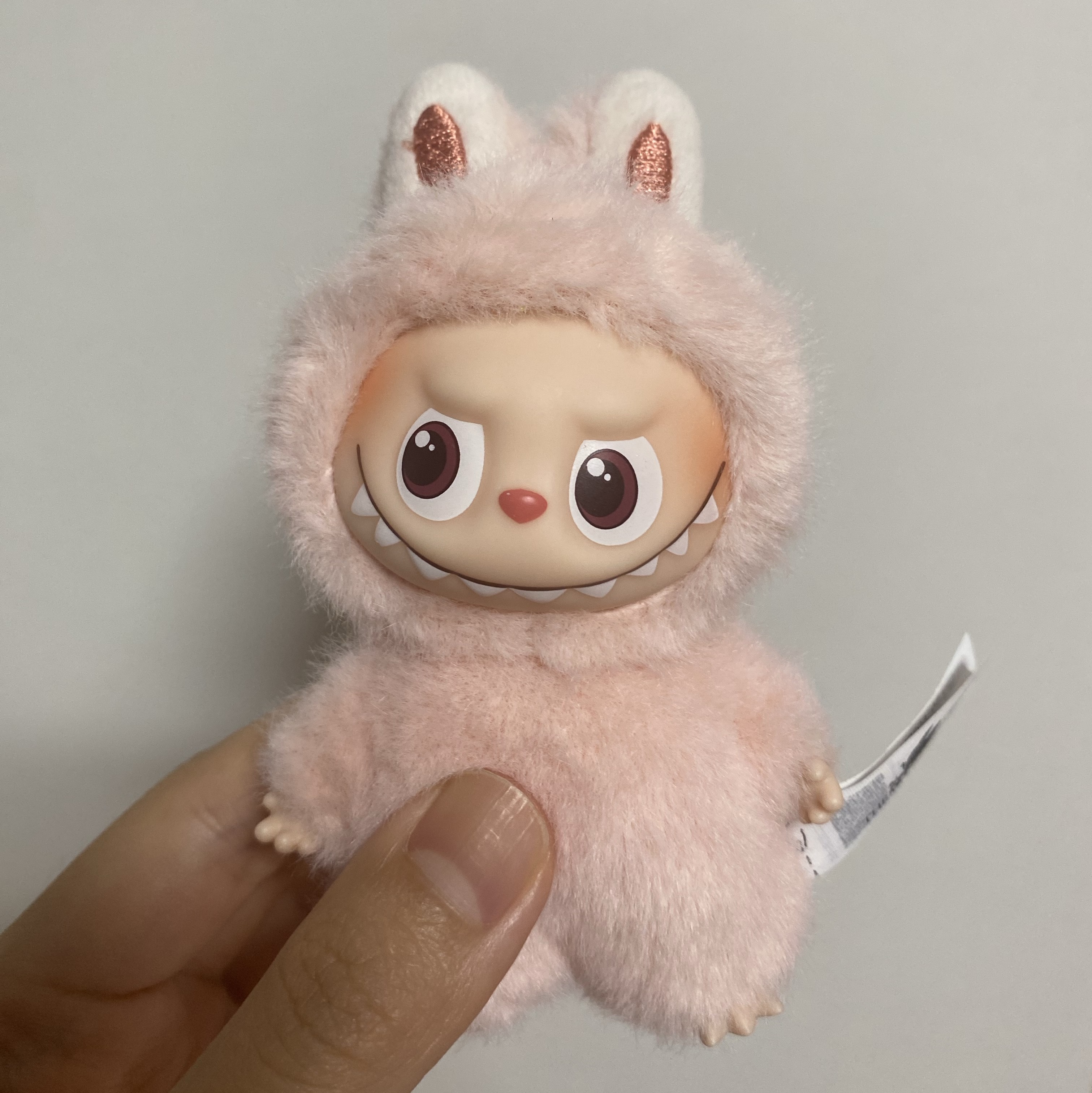 Pop Mart Labubu The Monsters Pin For Love Series Vinyl Plush Pendant (A-M) G (Opened Case) 착용 스타일 - 1