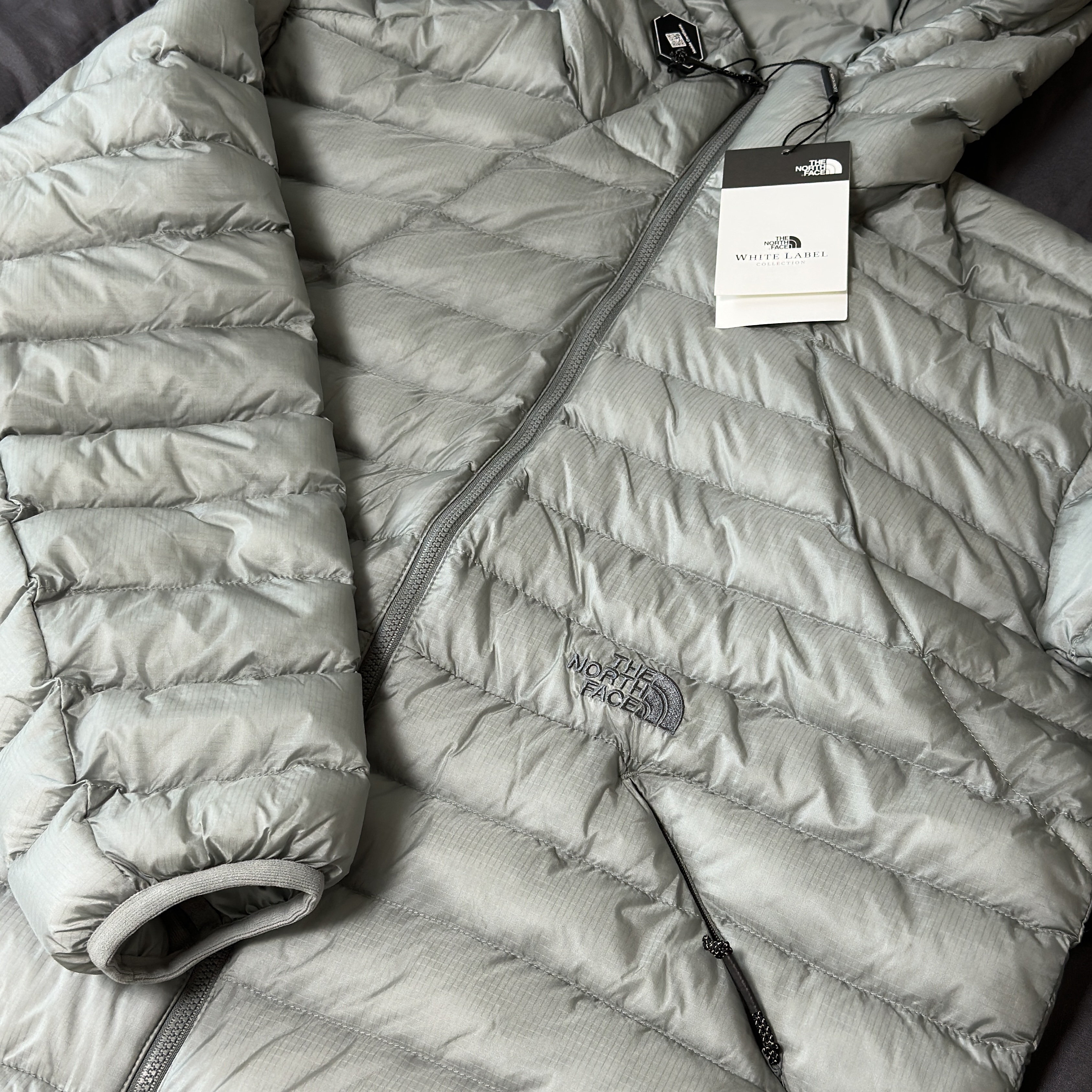 The North Face Ventus On Jacket Silver 착용 스타일 - 1
