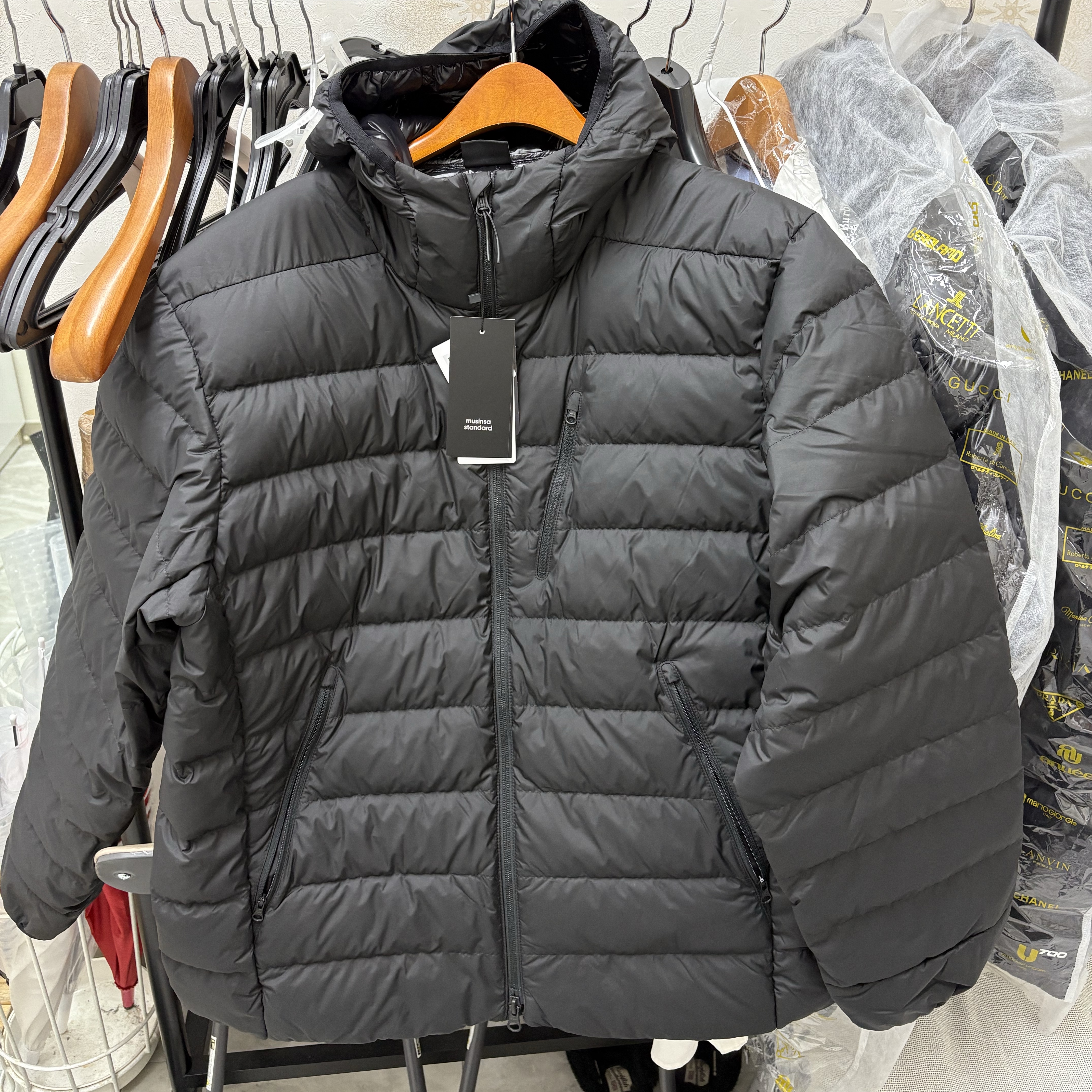 Musinsa Standard City Leisure Hooded Light Down Jacket Black, YESEYESEE Y.E.S Full Zip Fleece Vest Navy 착용 스타일 - 1