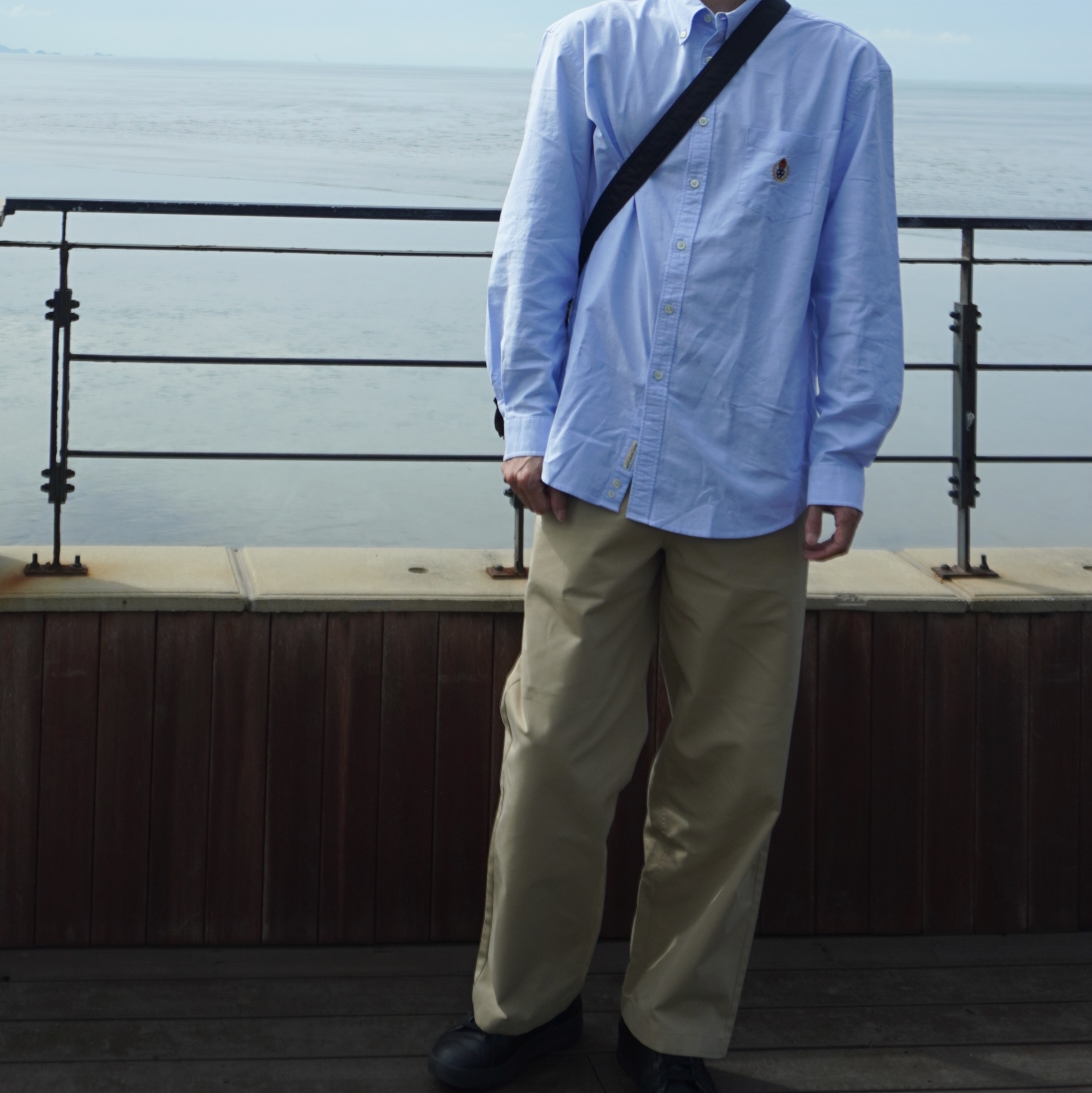 Heritage Floss Crest Typewriter Shirt White 착용 스타일