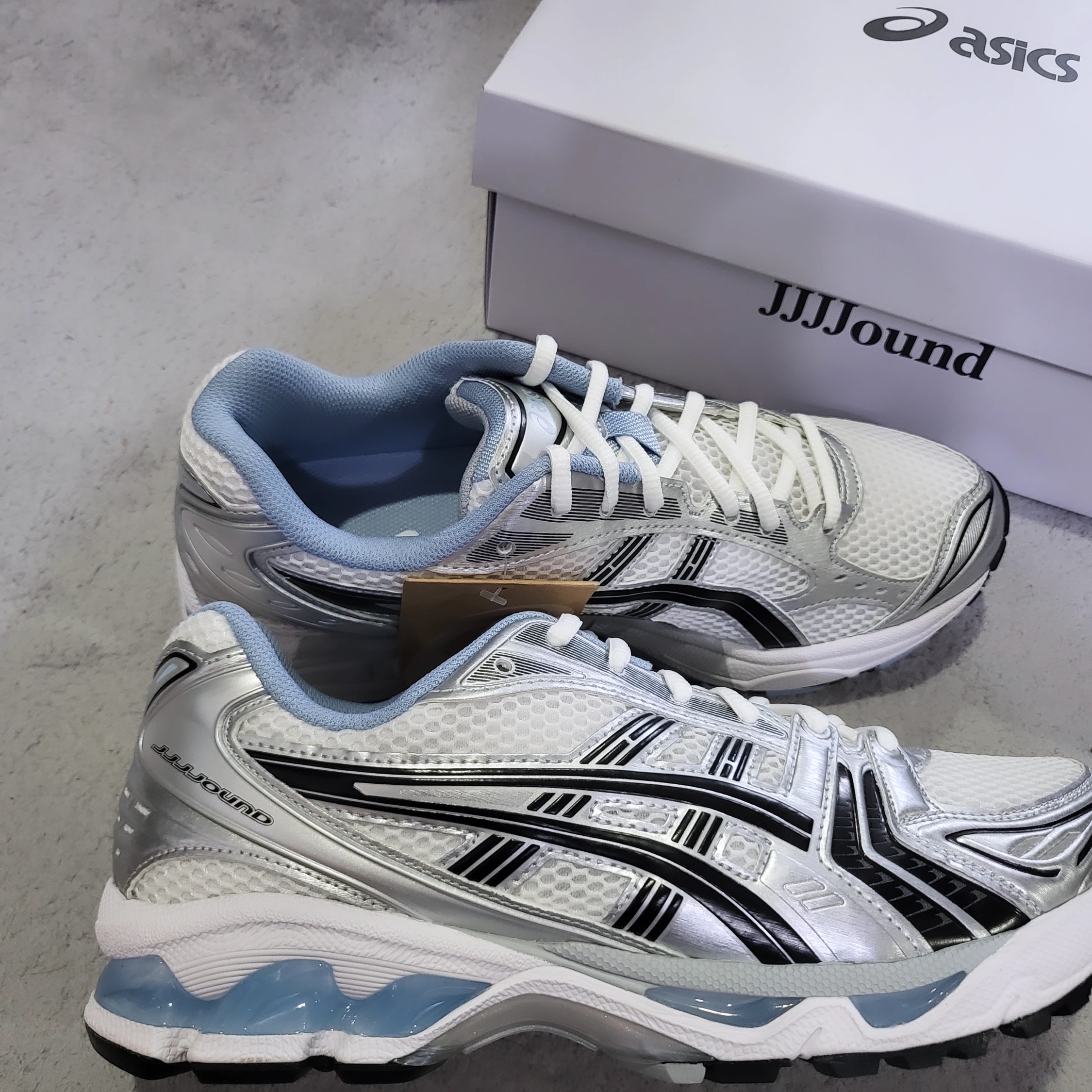 Asics x JJJJound Gel-Kayano 14 White Navy 착용 스타일
