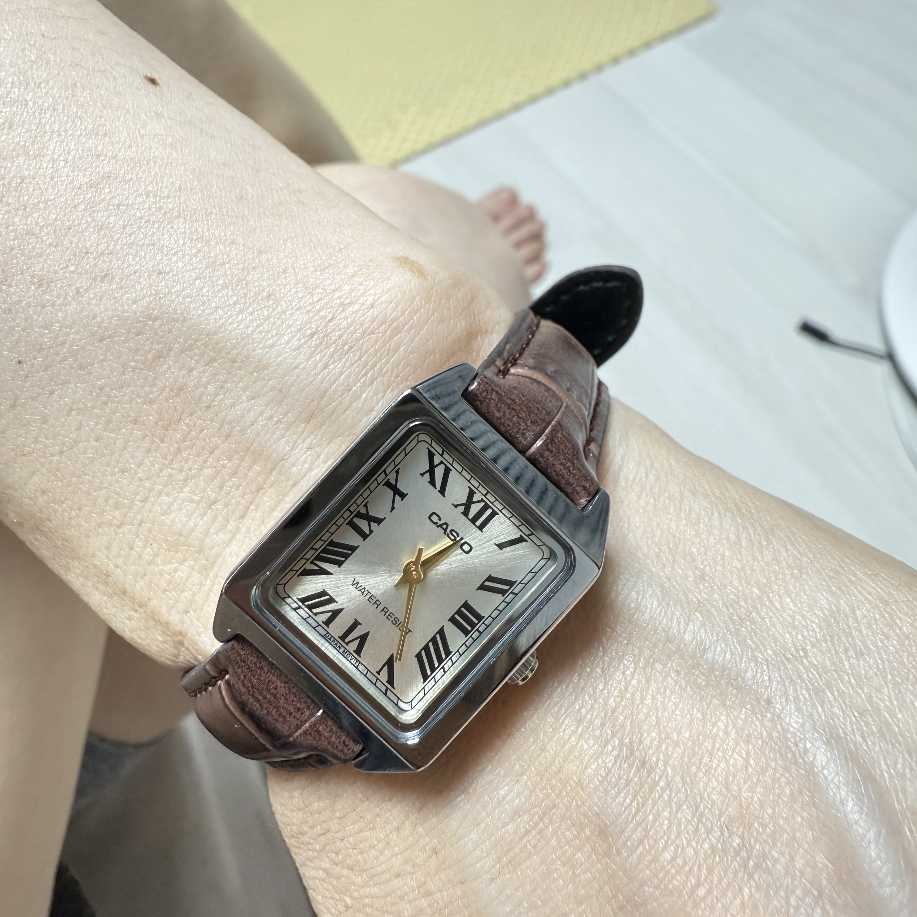 Casio LTP-V007L-9B 착용 스타일