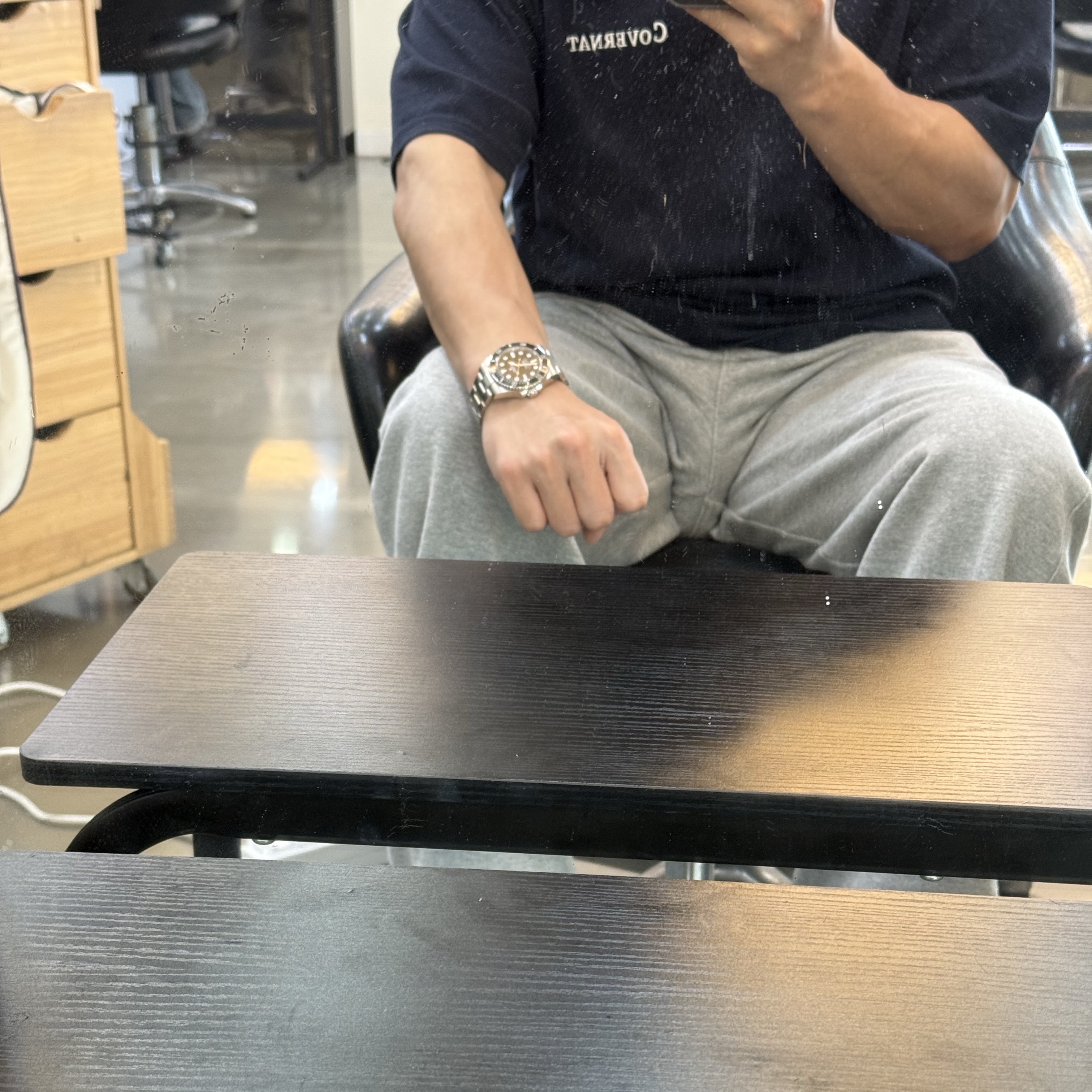 Rolex Submariner 41mm 124060 Black Oyster 착용 스타일 - 5