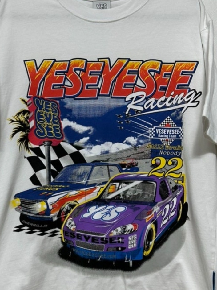 YESEYESEE Racing Tee White 착용 스타일
