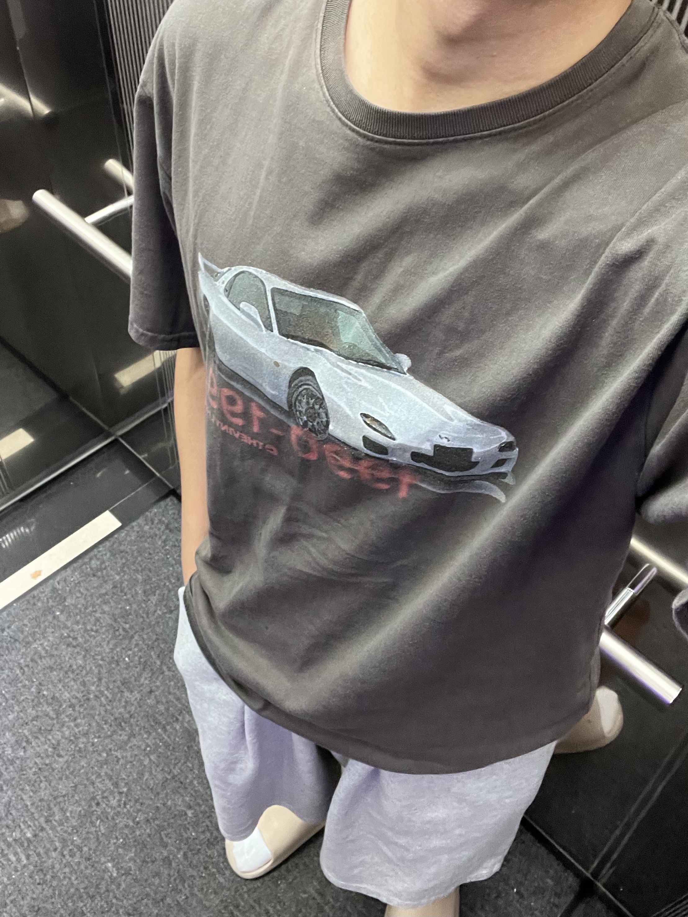 Thevinylhouse Old Car T-Shirt Charcoal 착용 스타일