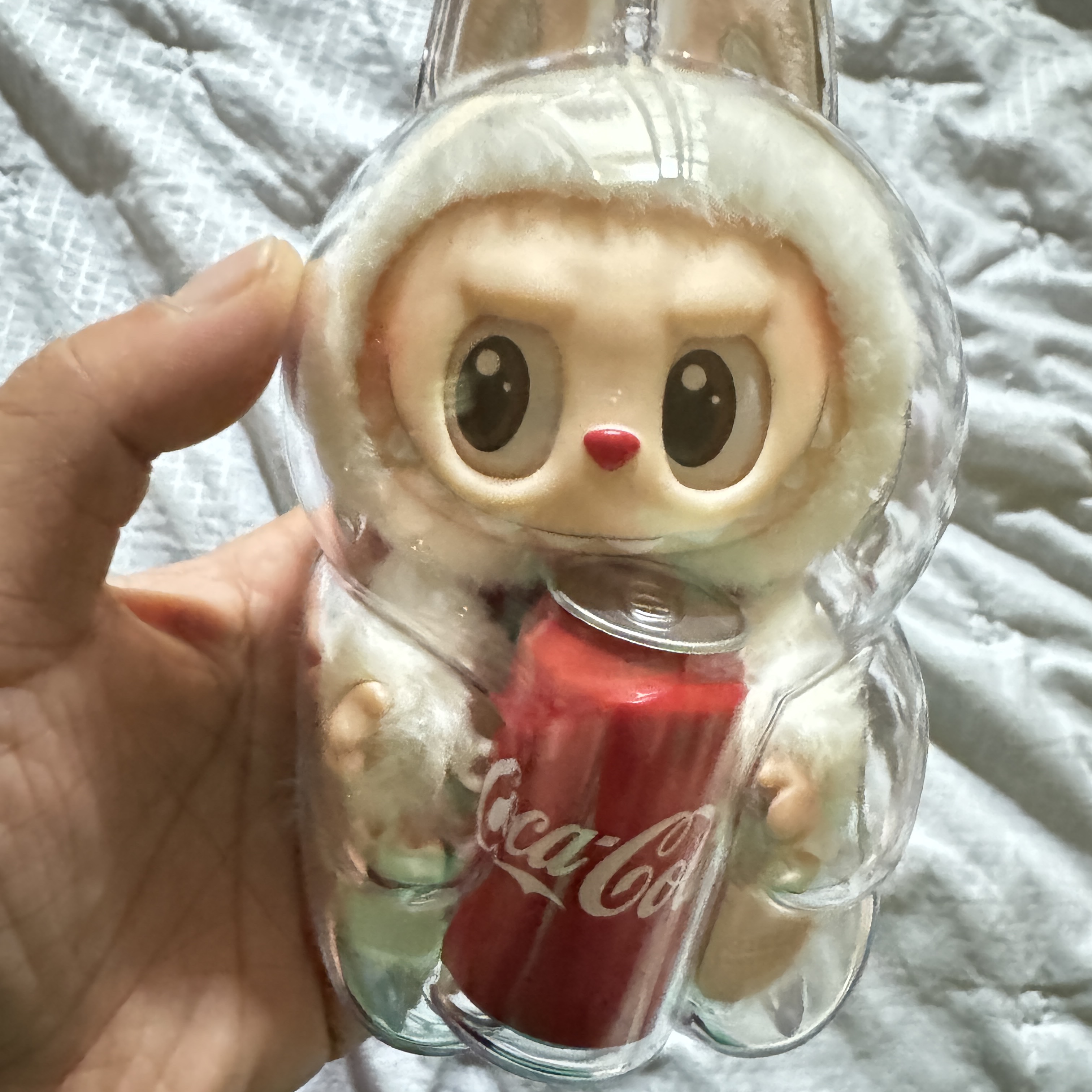 Pop Mart Labubu Coca Cola Series Keyring Sealed Case (1 Blind Box) 착용 스타일
