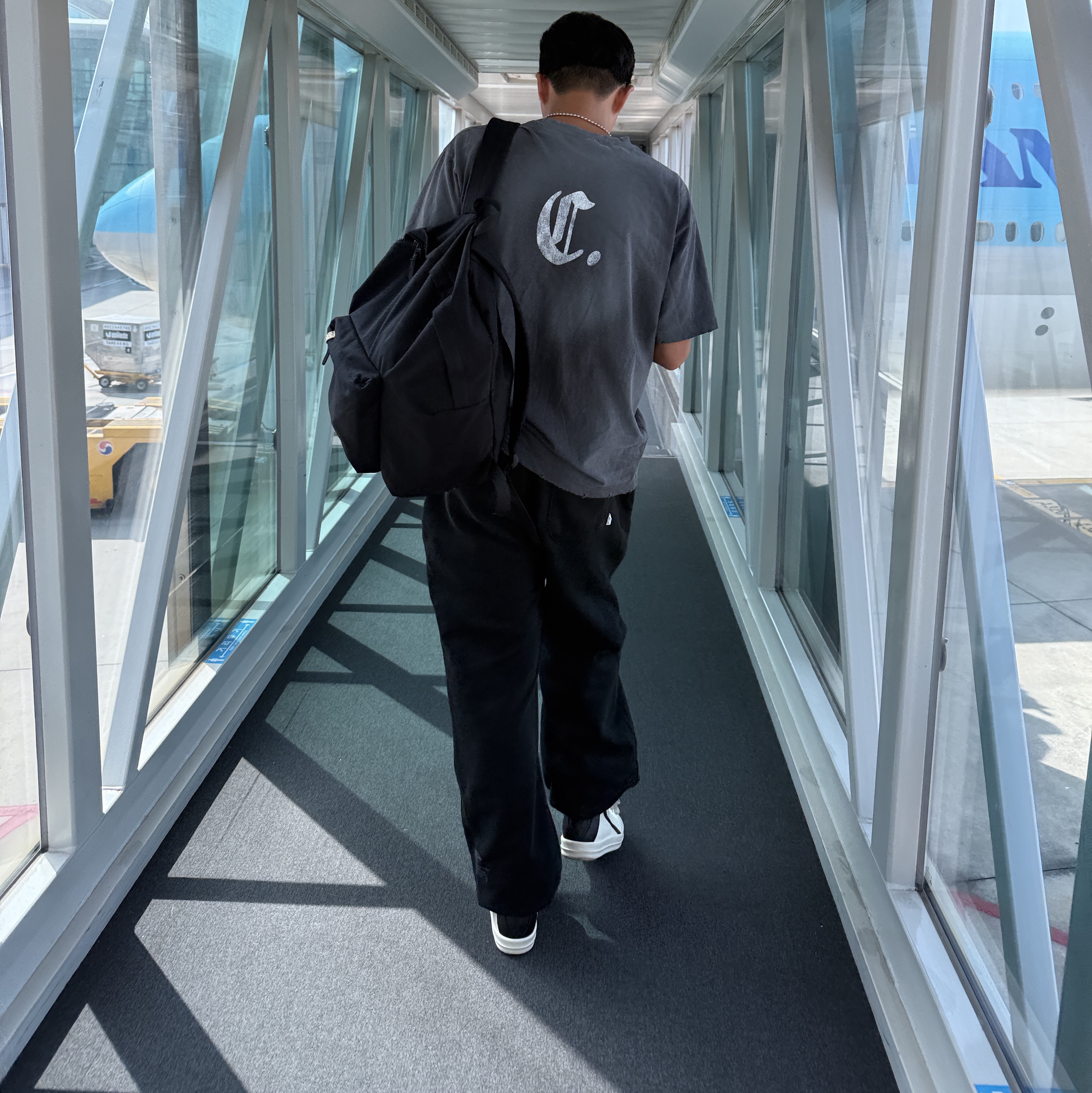 Rick Owens Geobasket Sneakers Black Milk, Visvim Cordura 22L Rucksack Black 착용 스타일 - 1
