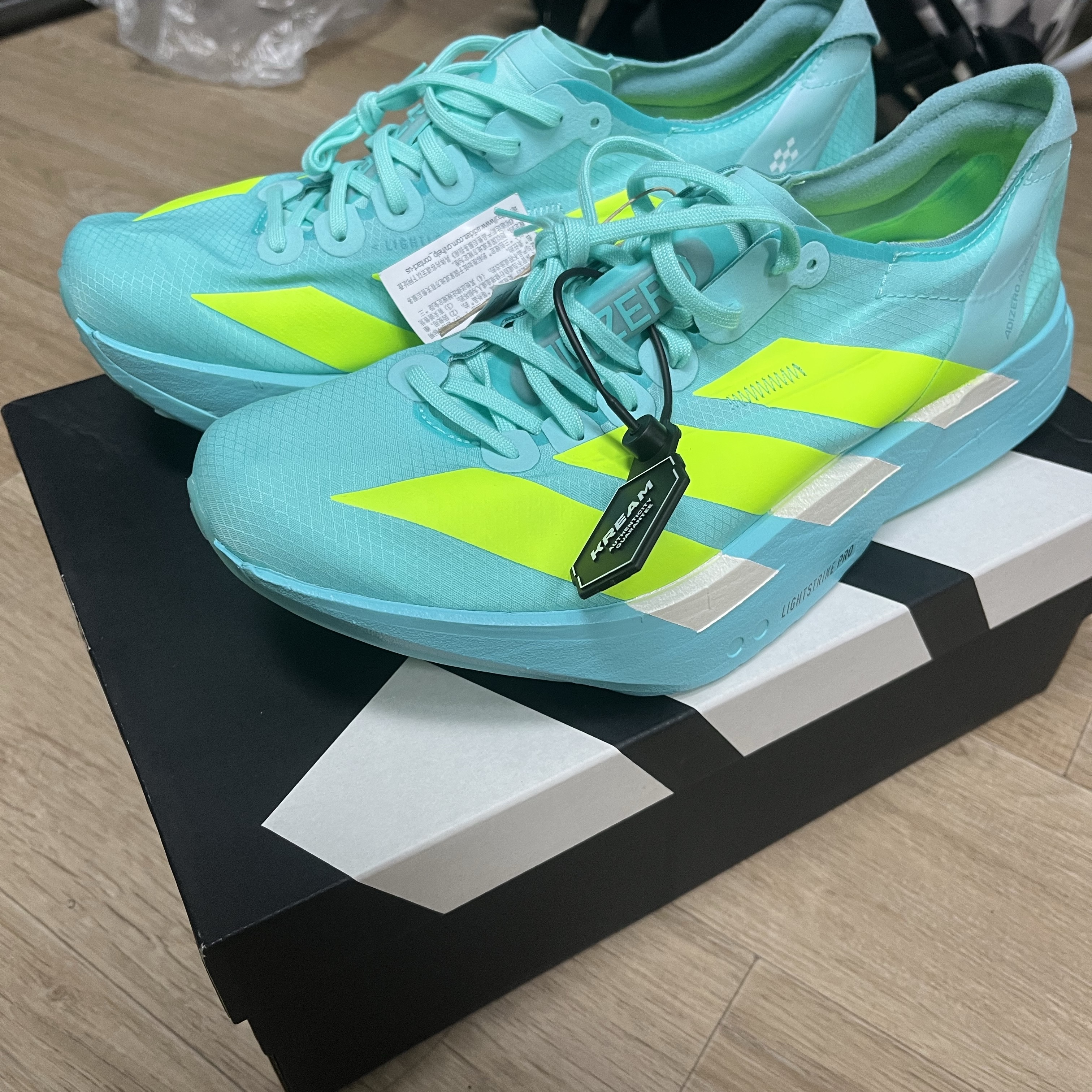 Adidas Adizero Adios Pro 4 Flash Aqua Lucid Lemon 착용 스타일 - 1