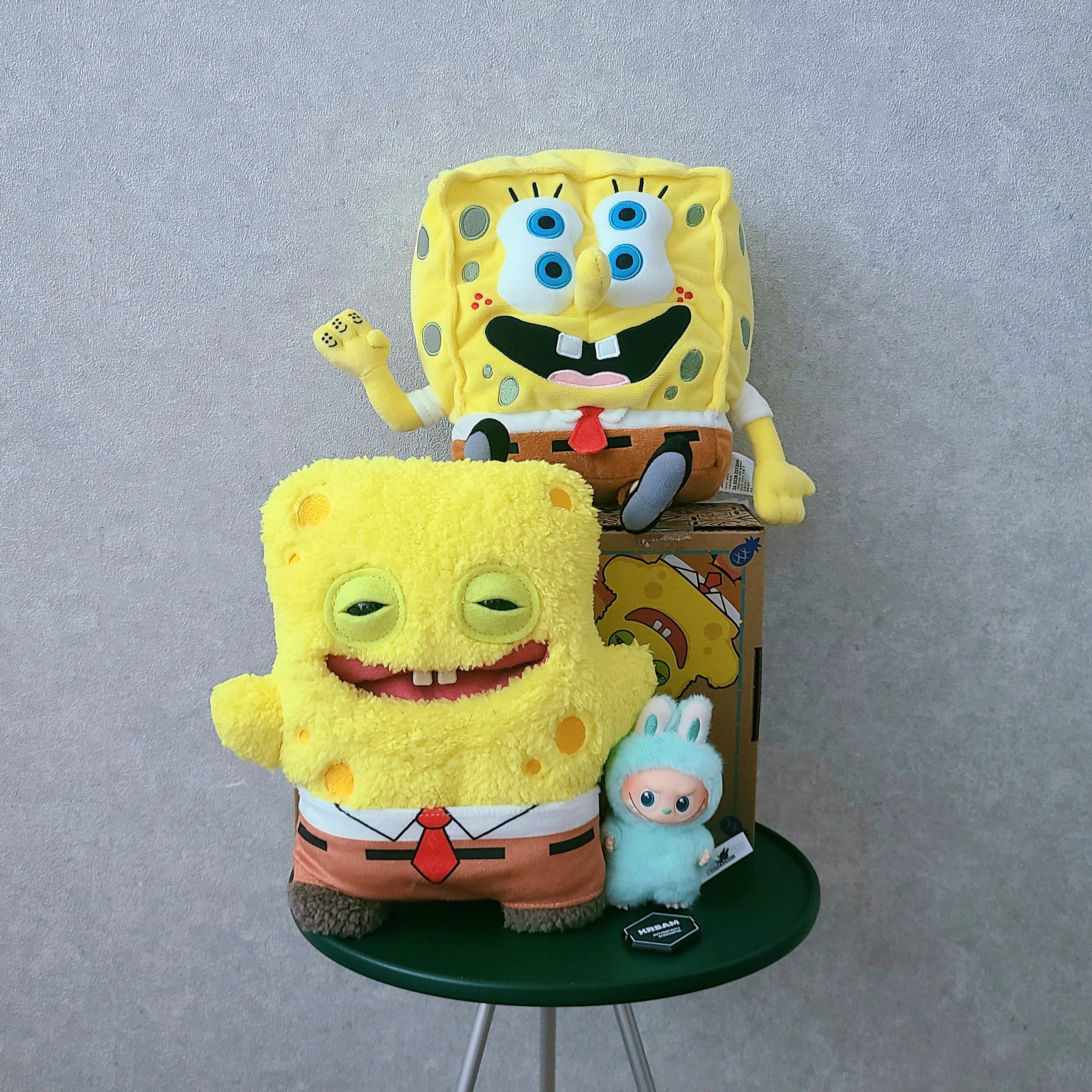 Fuggler x SpongeBob Plush Yellow, Uniqlo UT x CPFM x SpongeBob Plush Toy SpongeBob 착용 스타일 - 1