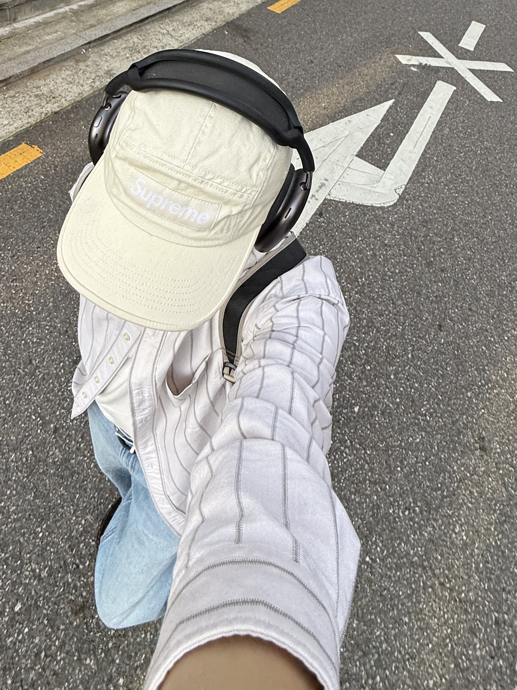 Dr. Martens 1461 Ambassador Black, Uniqlo x JW Anderson Straight Jean Blue - KR 착용 스타일 - 4