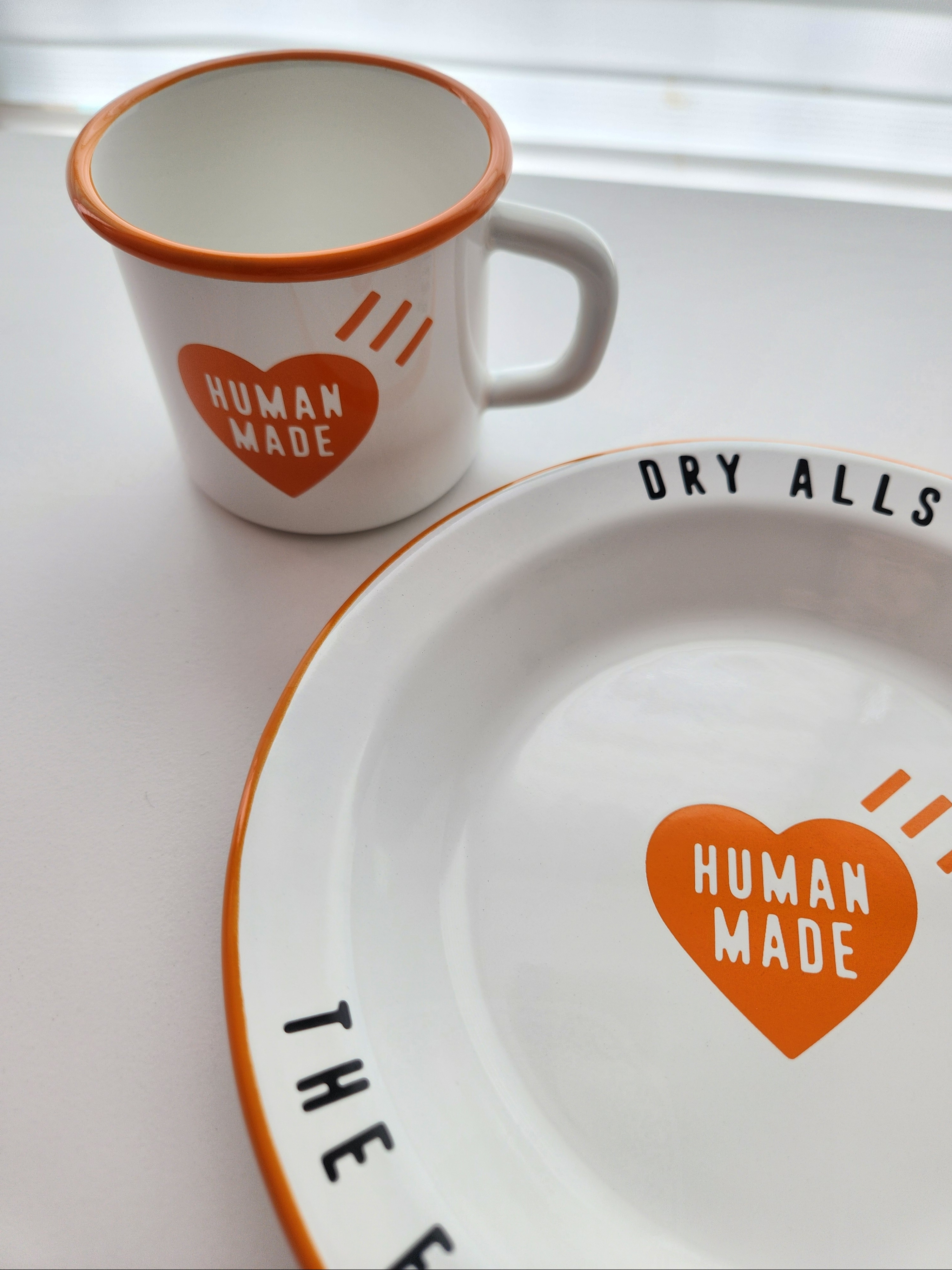 Human Made Enamel Mug 270ml Orange 착용 스타일