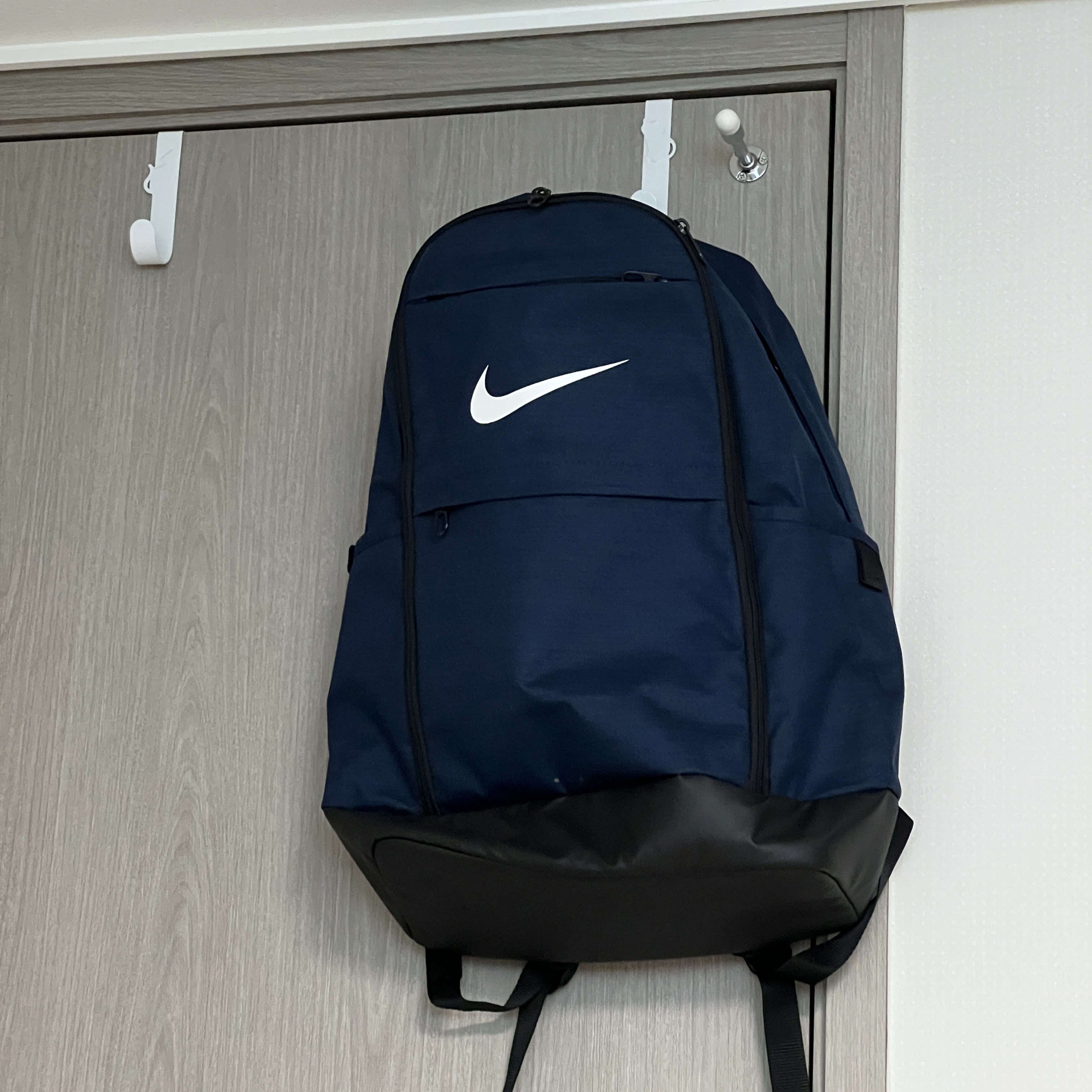 Nike Brasilia 9.0 Medium Training Backpack 24L Black 착용 스타일