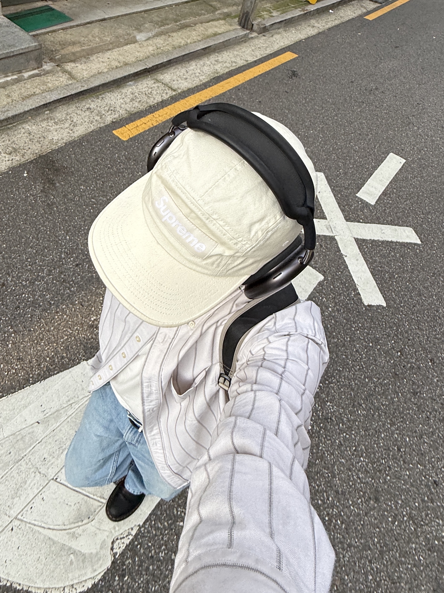 Dr. Martens 1461 Ambassador Black, Uniqlo x JW Anderson Straight Jean Blue - KR 착용 스타일 - 8