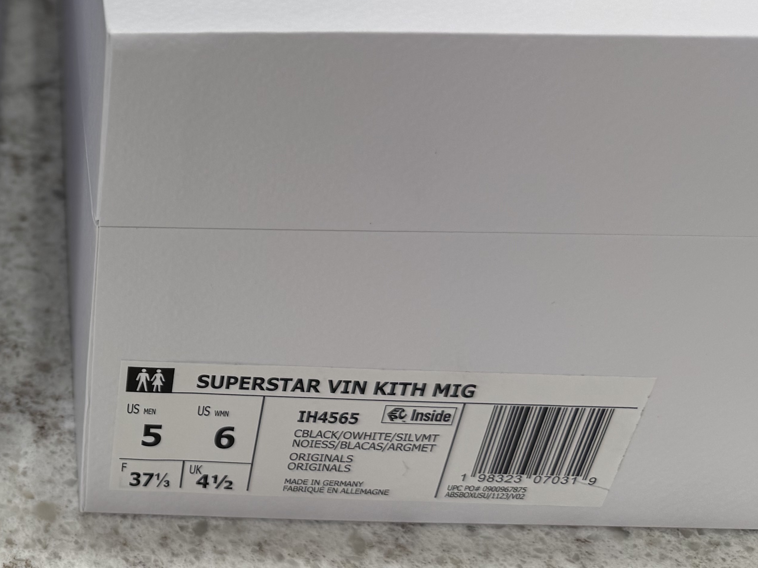 Adidas x Kith Superstar Vintage MIG Black White 착용 스타일 - 7