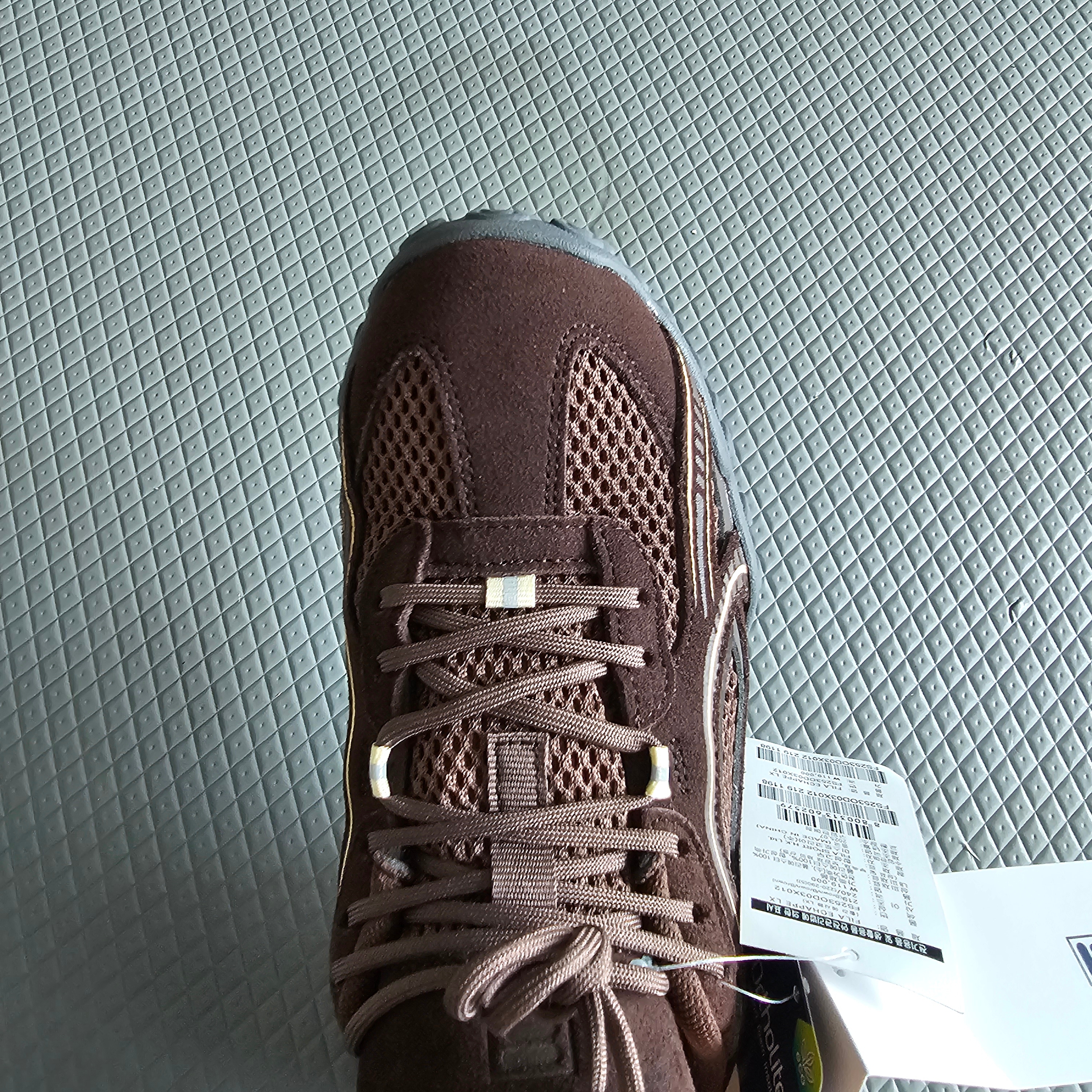 [6% 적립] FILA Echappe Lx Choco 착용 스타일 - 3