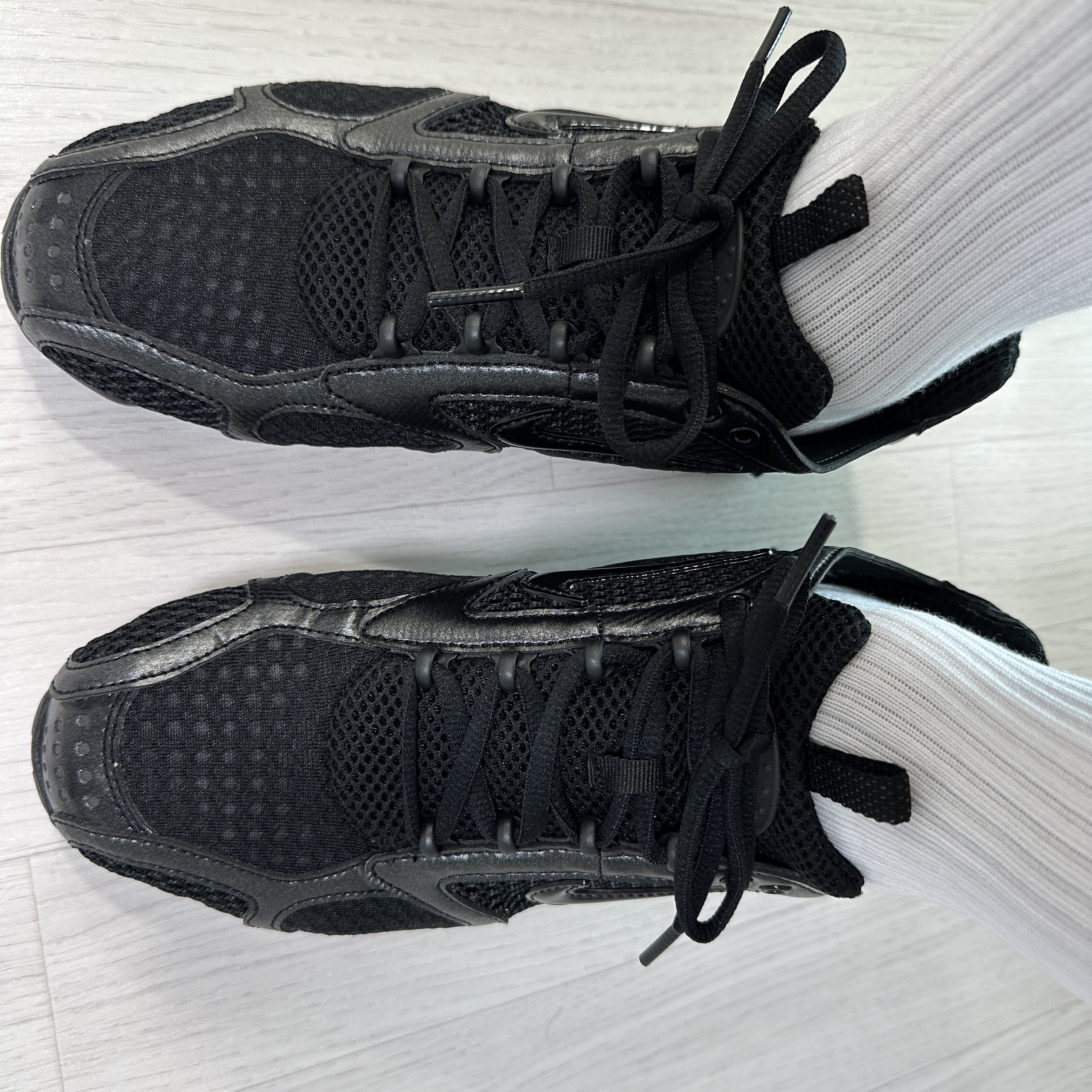 Nike Air Zoom Spiridon Cage 2 Black Anthracite 착용 스타일 - 2