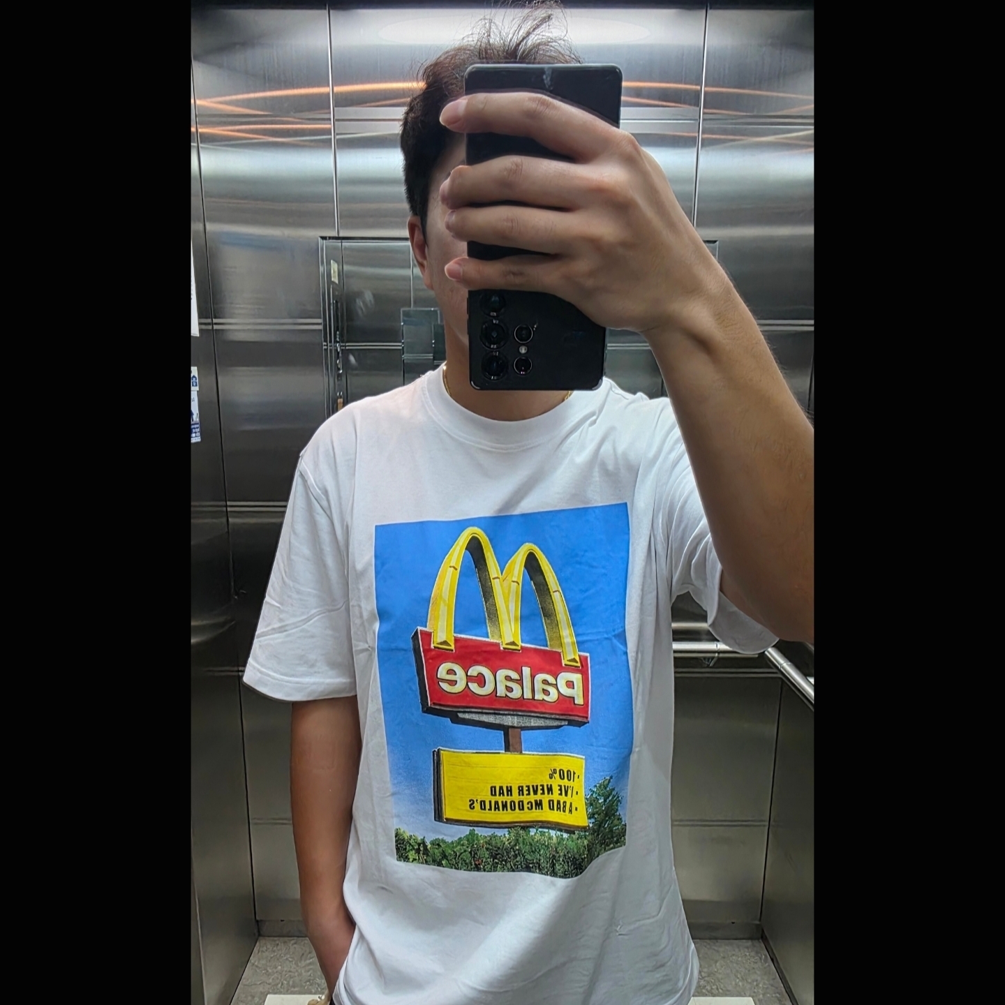 Palace x McDonald's Sign T-Shirt White - 23FW, New Balance 740v2 Black Silver Metallic 착용 스타일 - 5