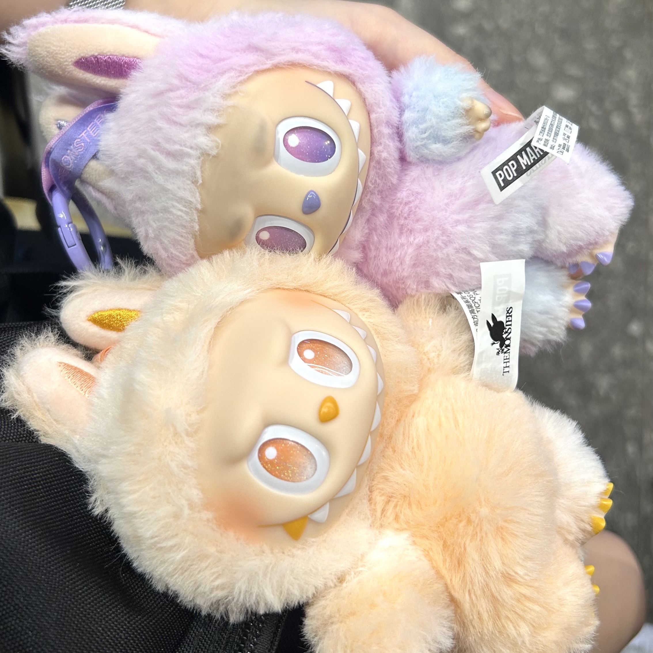 Pop Mart Labubu The Monsters Highlight Series Happiness Keyring (Opened Case), Pop Mart Labubu The Monsters Highlight Series Luck Keyring (Opened Case) 착용 스타일
